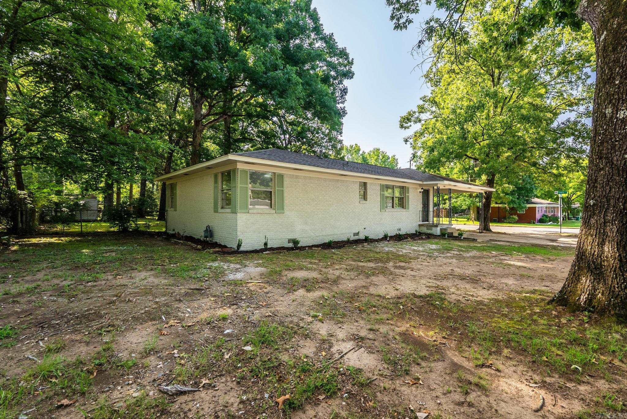 10017 Chicot Road Property Photo 15