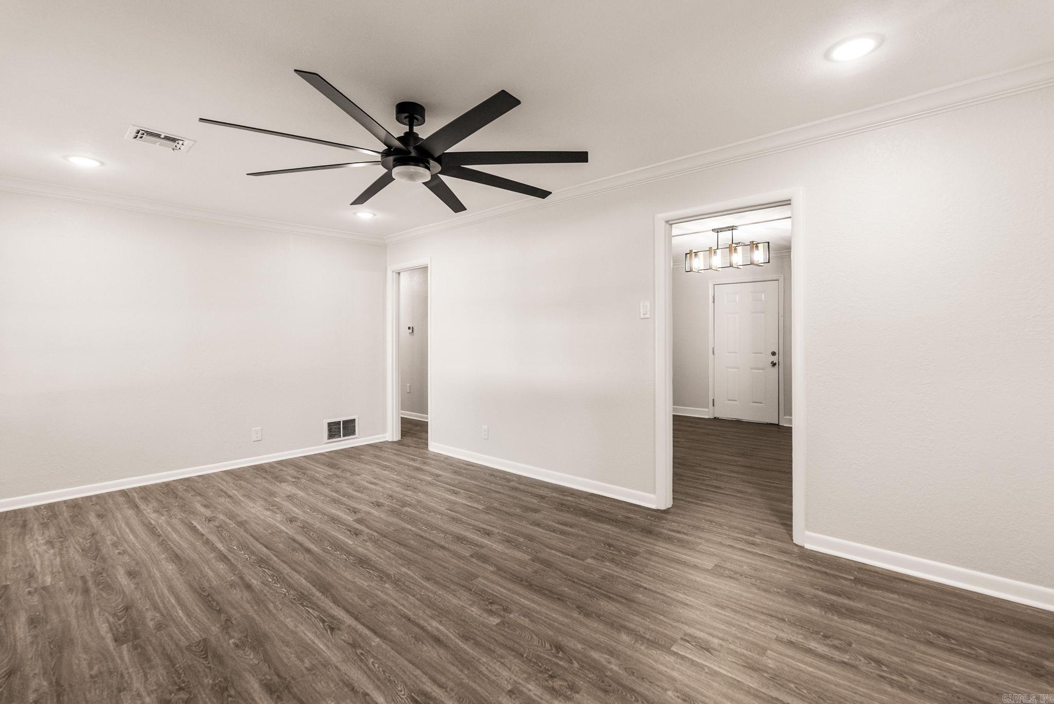 10017 Chicot Road Property Photo 19