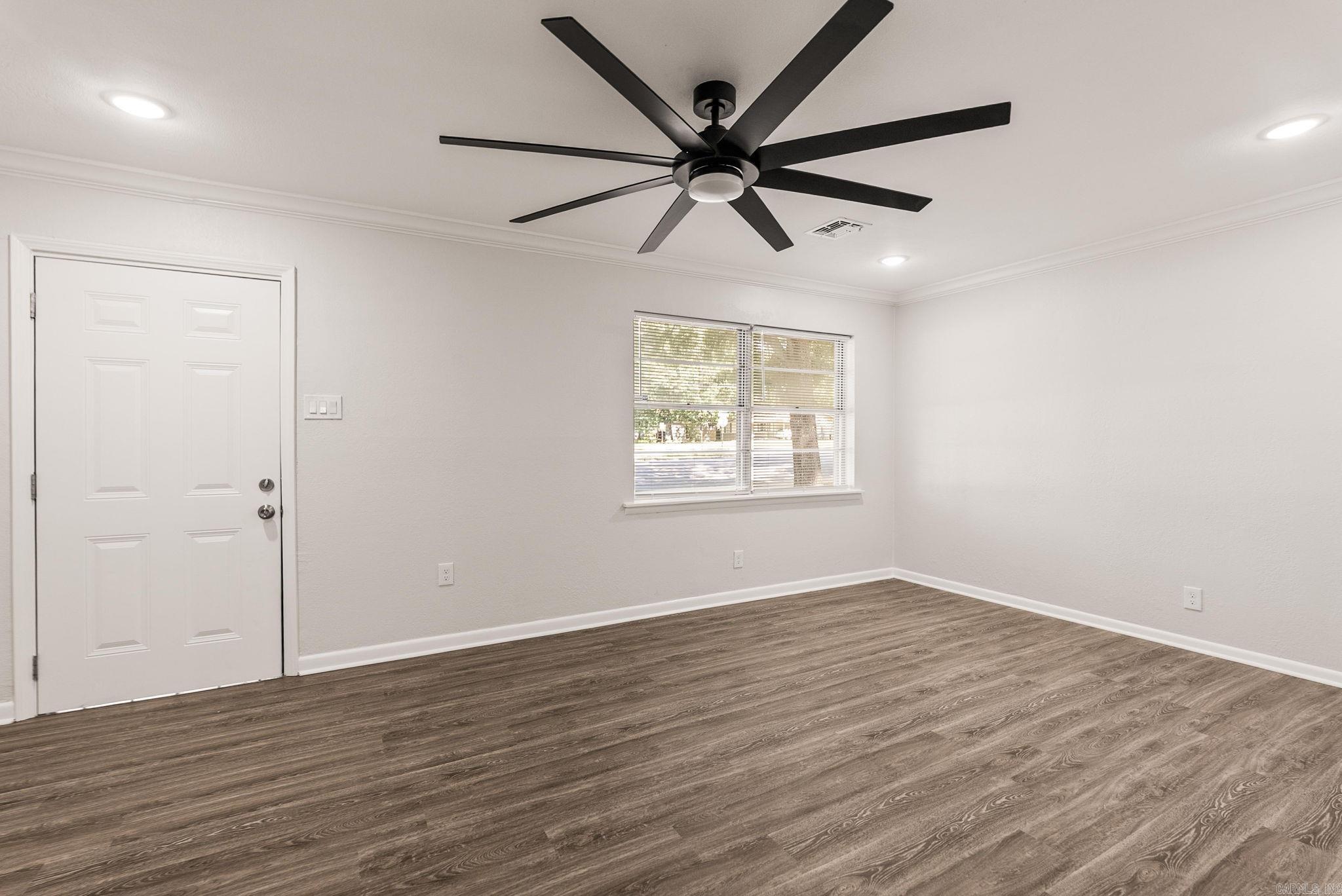 10017 Chicot Road Property Photo 21
