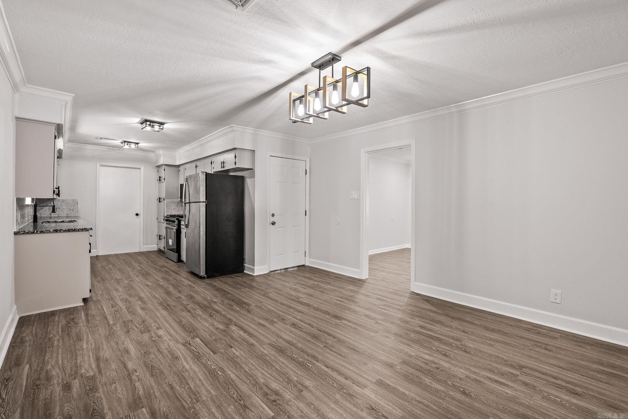 10017 Chicot Road Property Photo 30