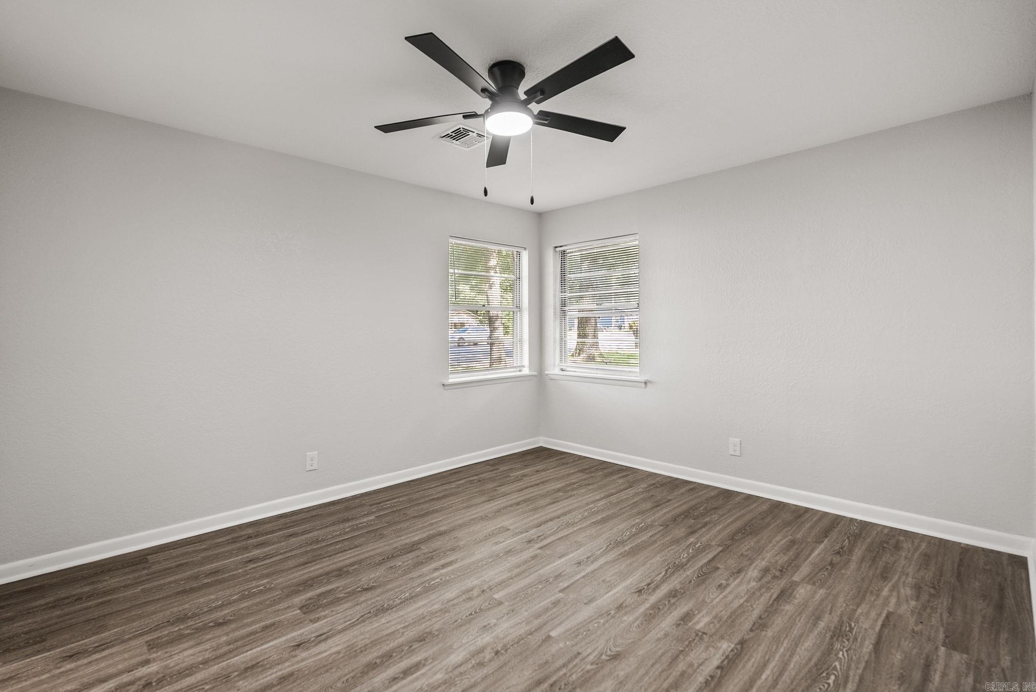 10017 Chicot Road Property Photo 32