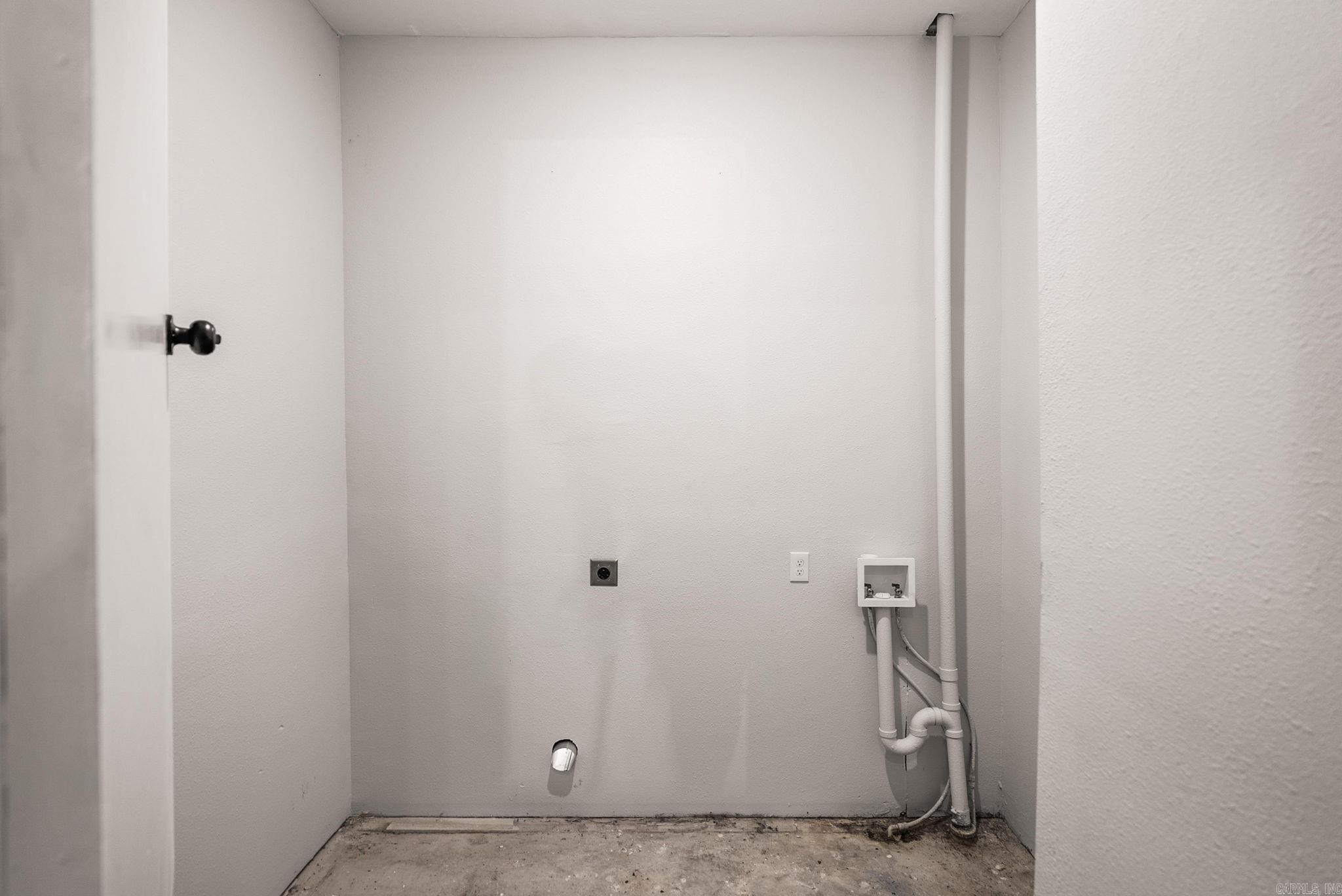 10017 Chicot Road Property Photo 43