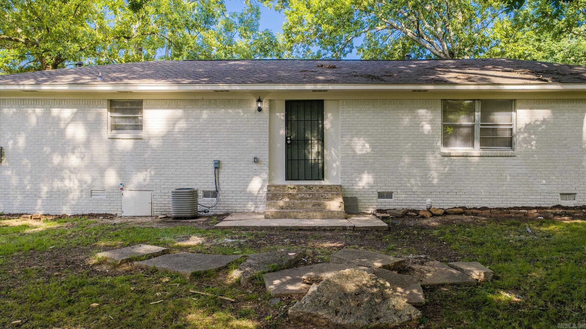 10017 Chicot Road Property Photo 47
