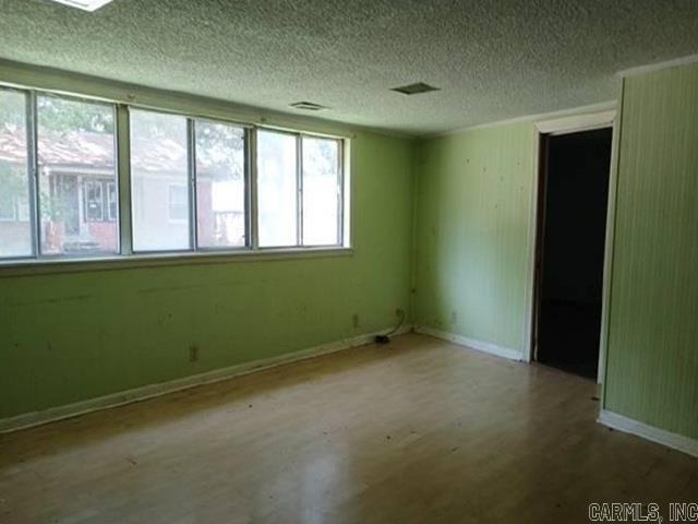1132 Wallace Street Property Photo 4