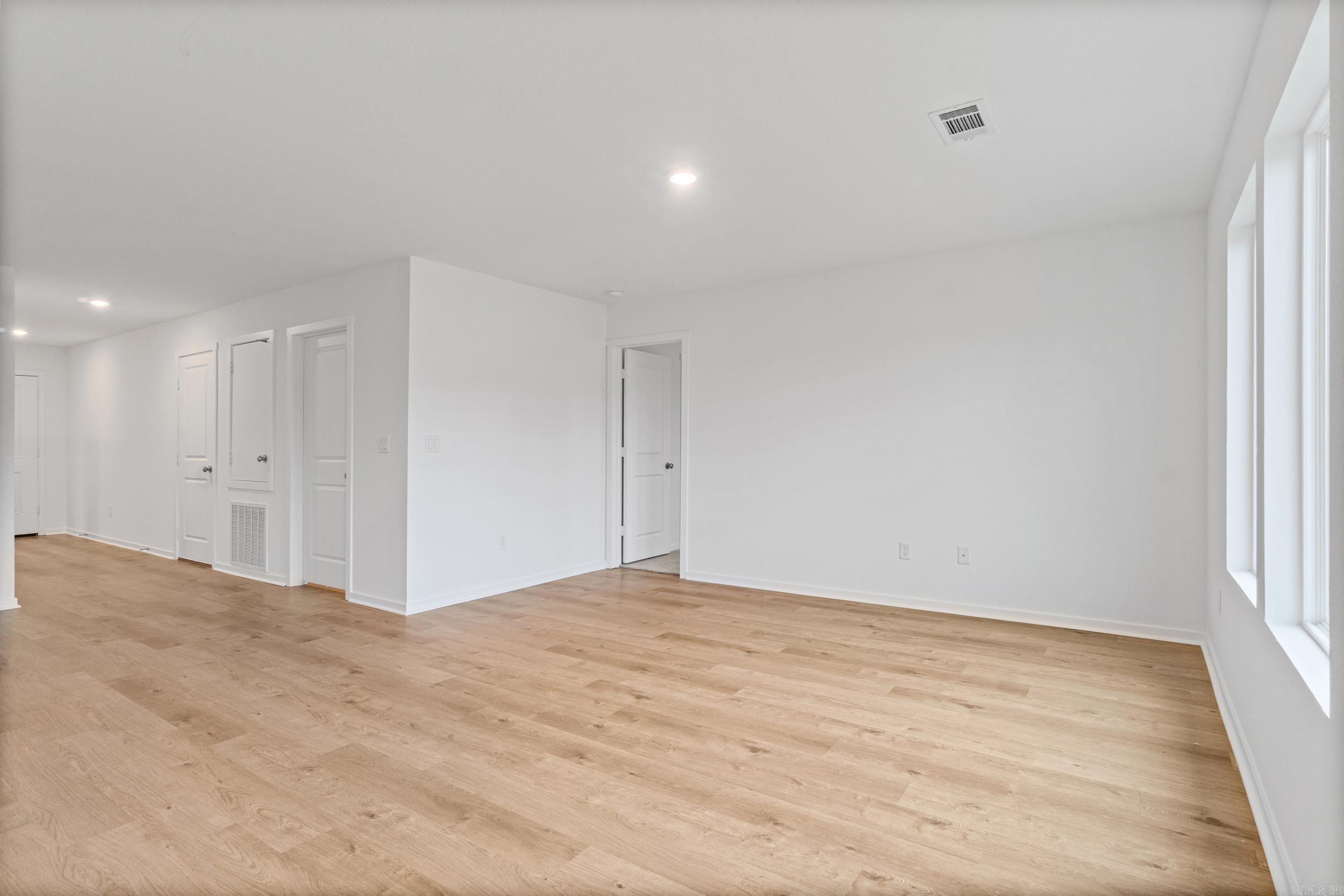 201 Flat Wood Avenue Property Photo 8