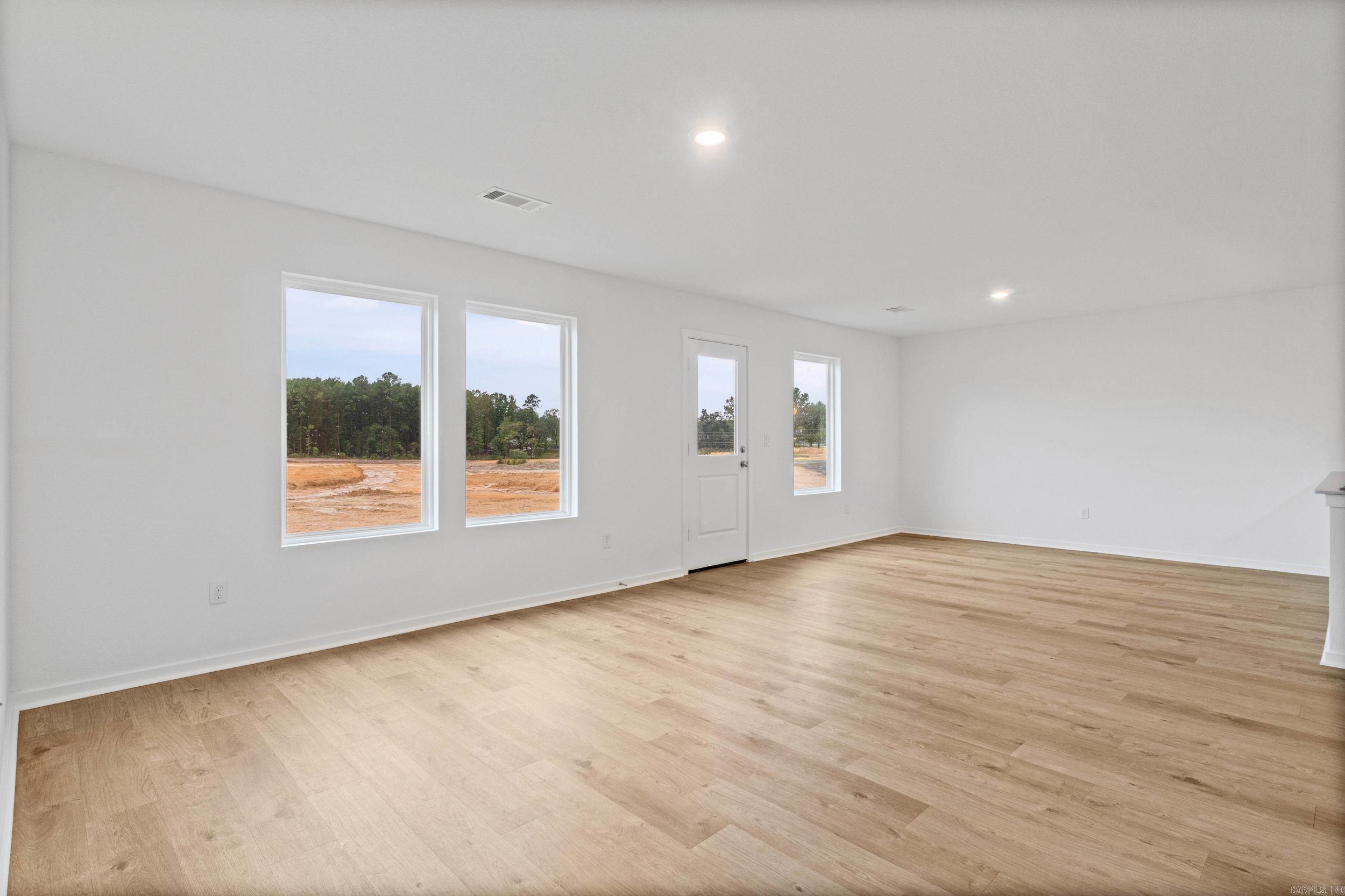 201 Flat Wood Avenue Property Photo 10