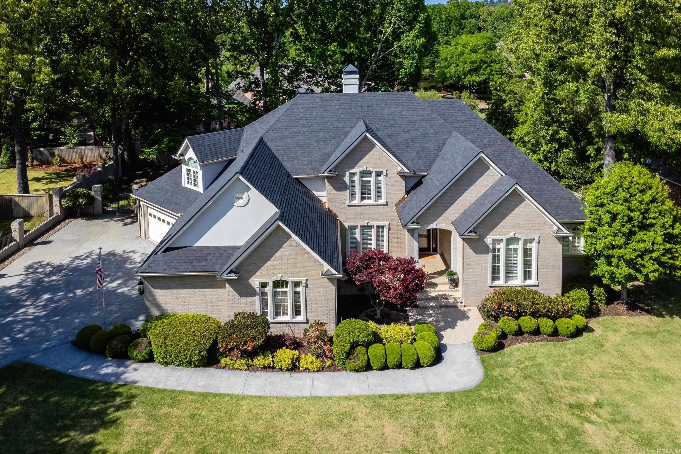 18 Hickory Creek Drive Property Photo 3