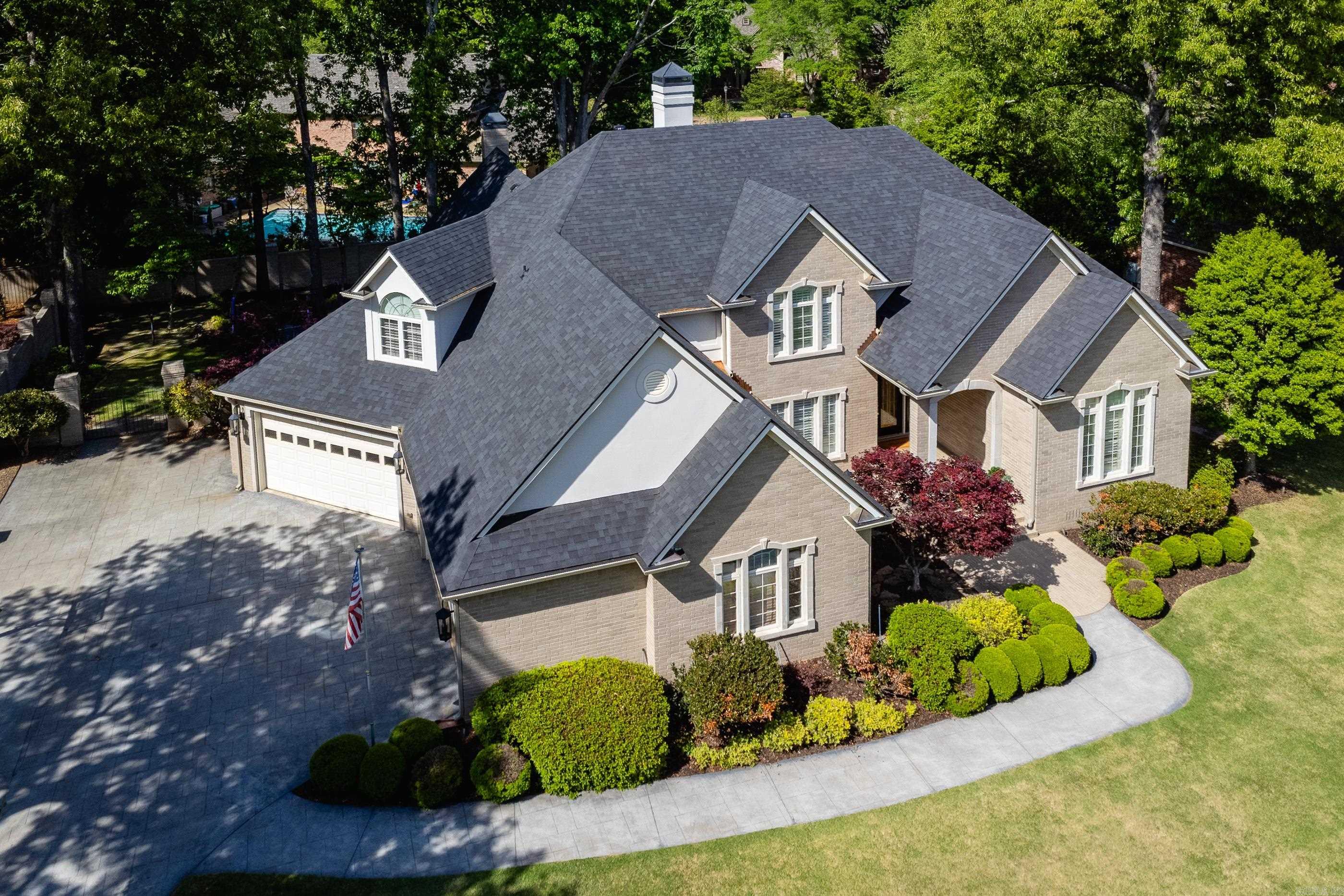 18 Hickory Creek Drive Property Photo 4