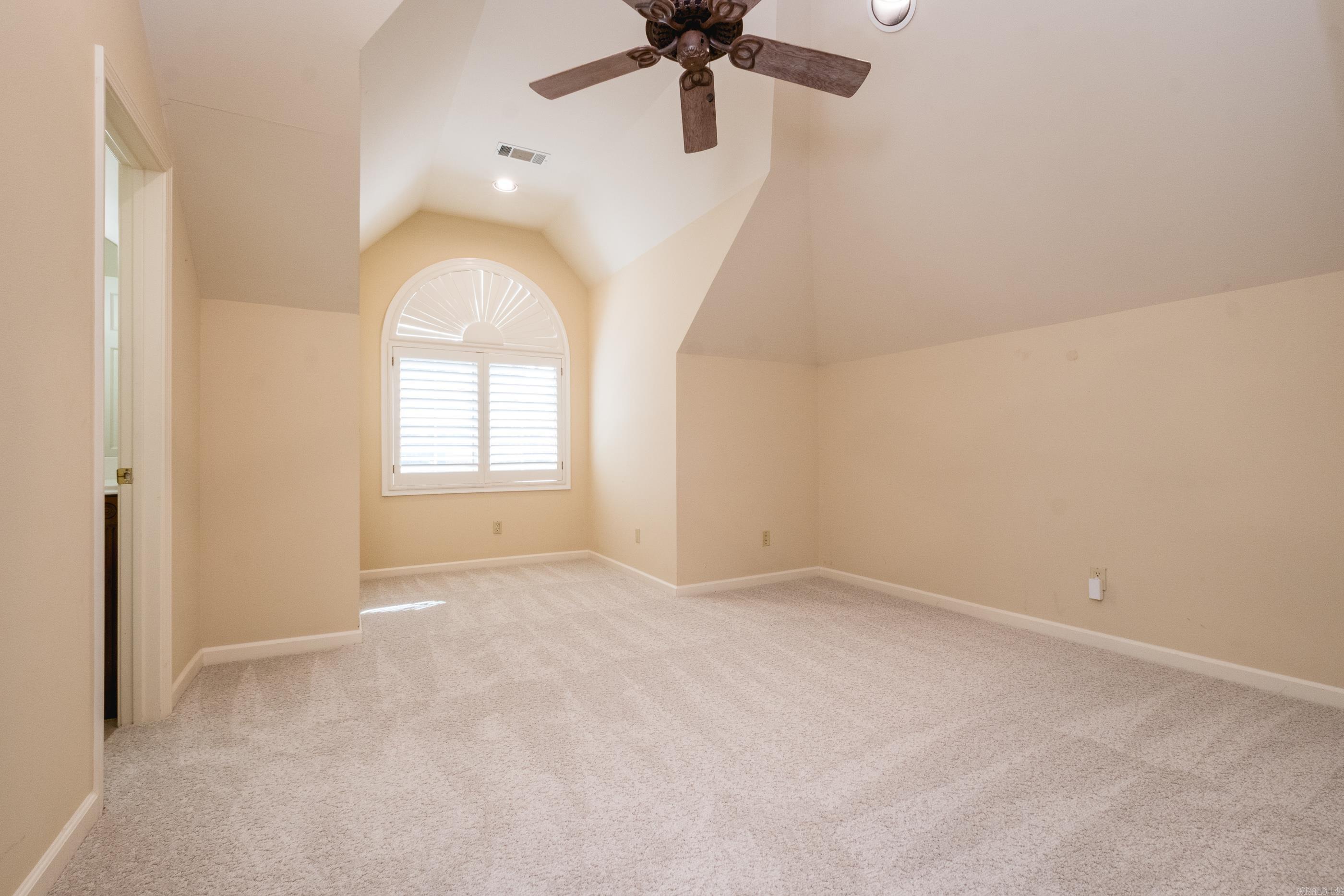 18 Hickory Creek Drive Property Photo 42