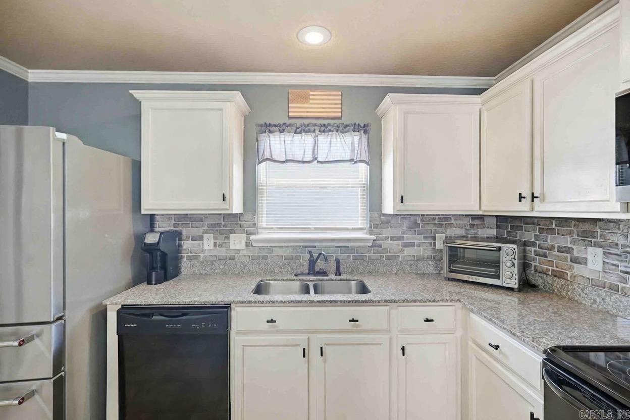 3221 Miracle Heights Cove Property Photo 16