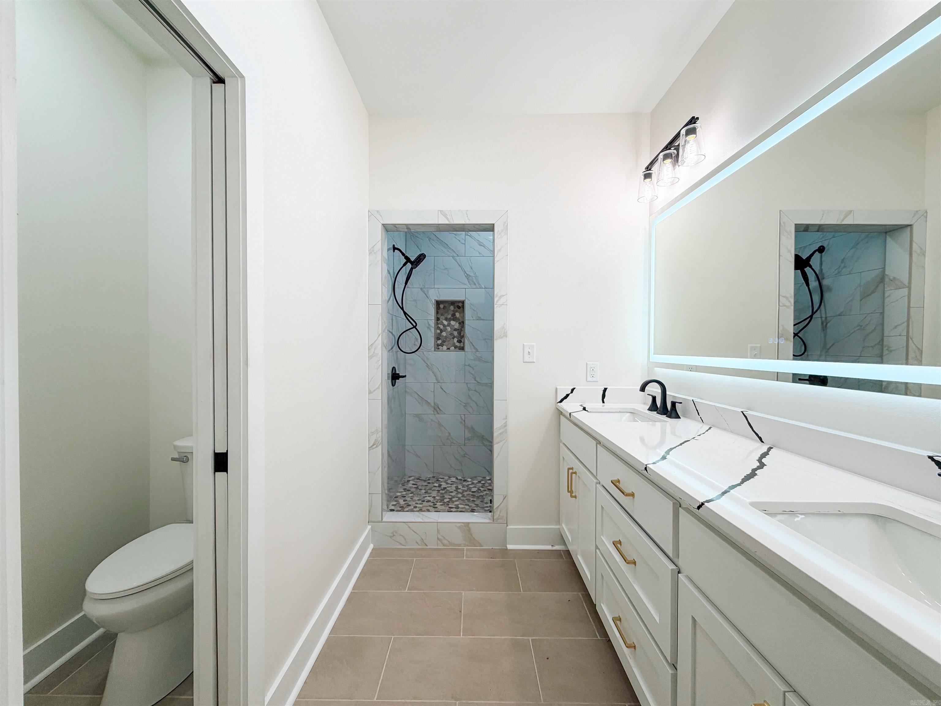 1042 Skyline Dr Property Photo 17