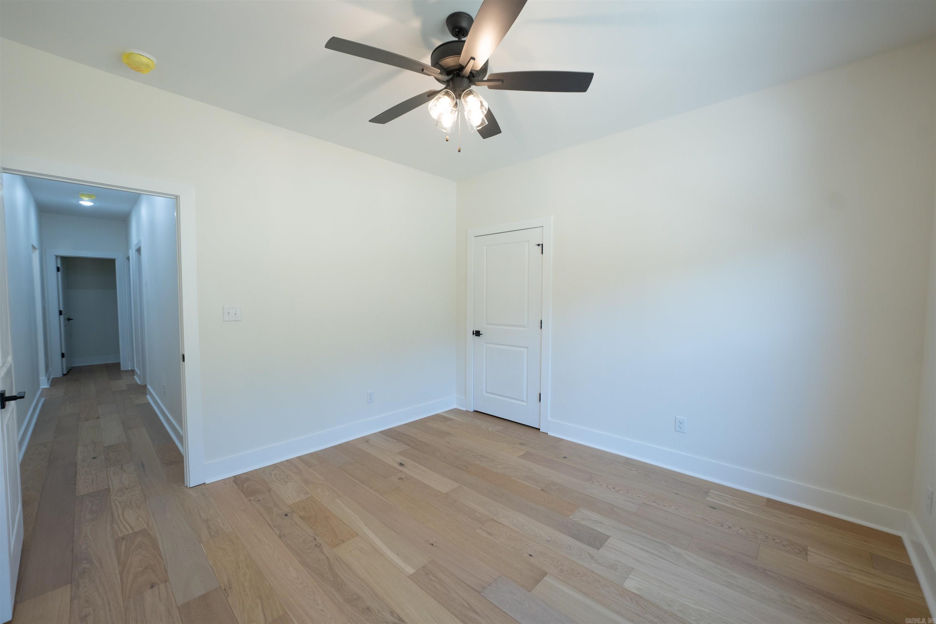 1042 Skyline Dr Property Photo 23