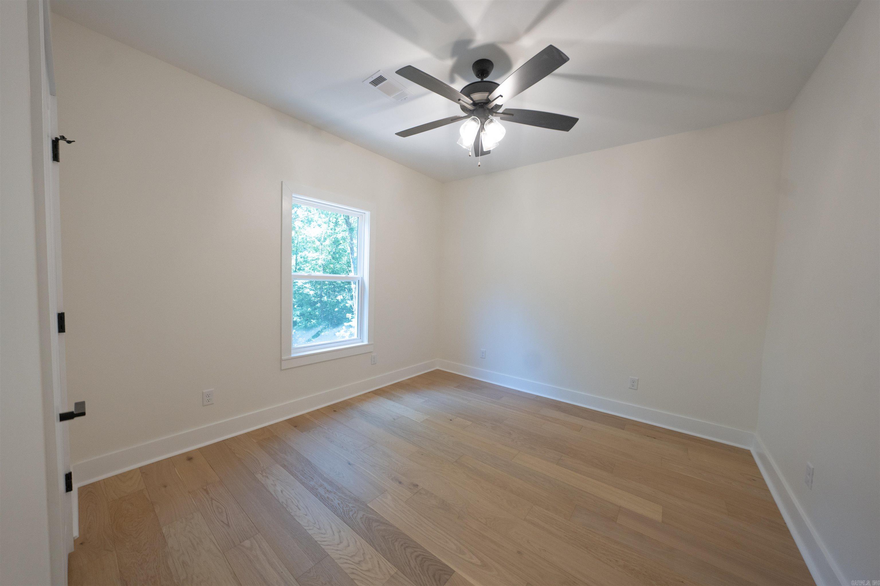 1042 Skyline Dr Property Photo 27