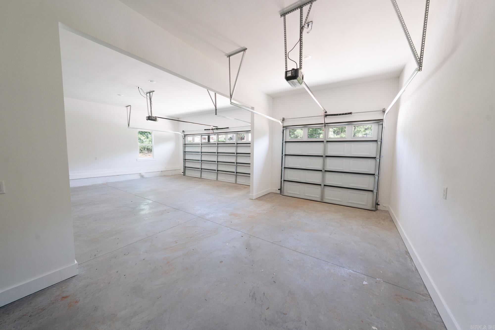 1042 Skyline Dr Property Photo 32
