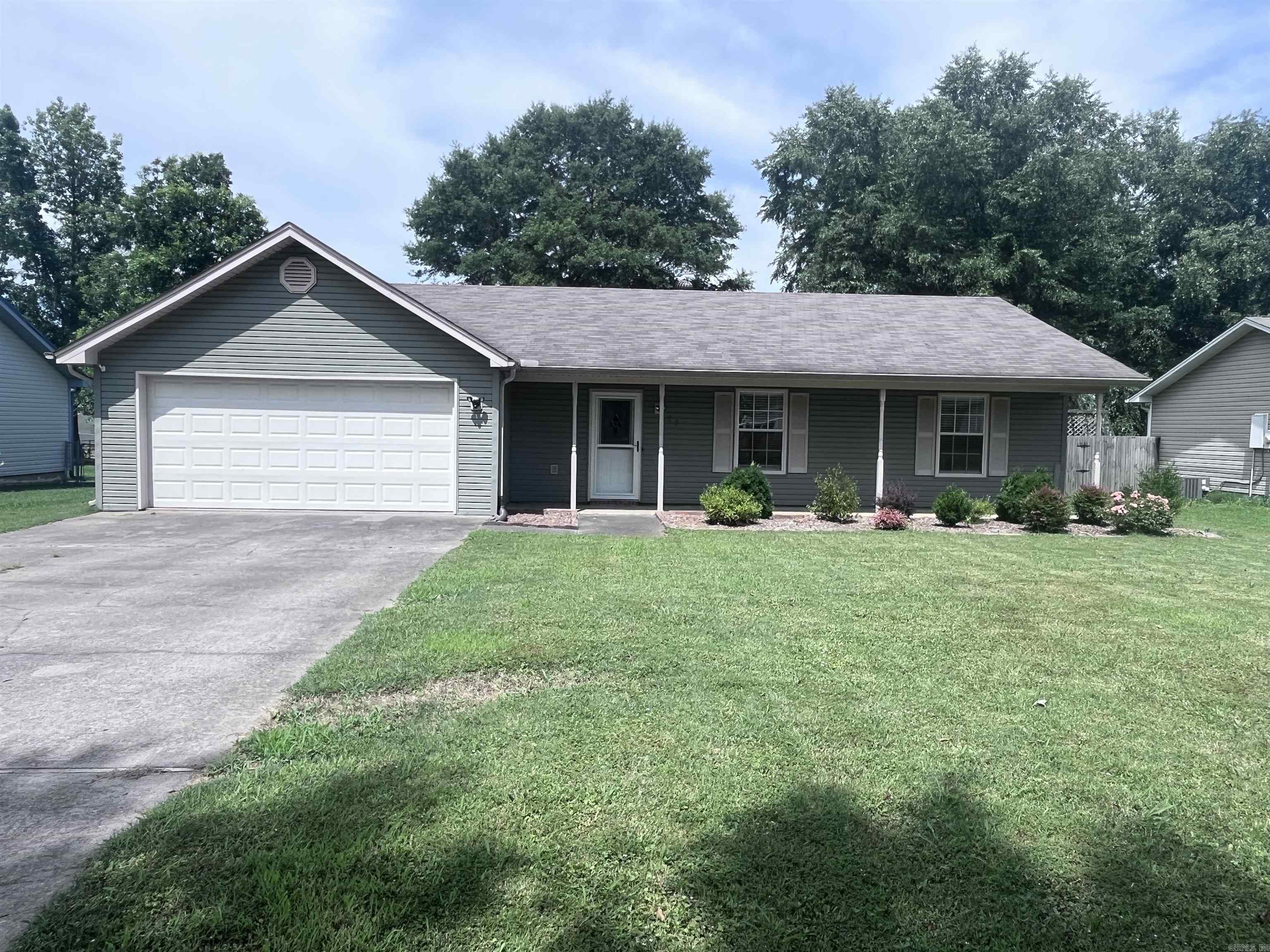 28 Burns Drive Property Photo 1