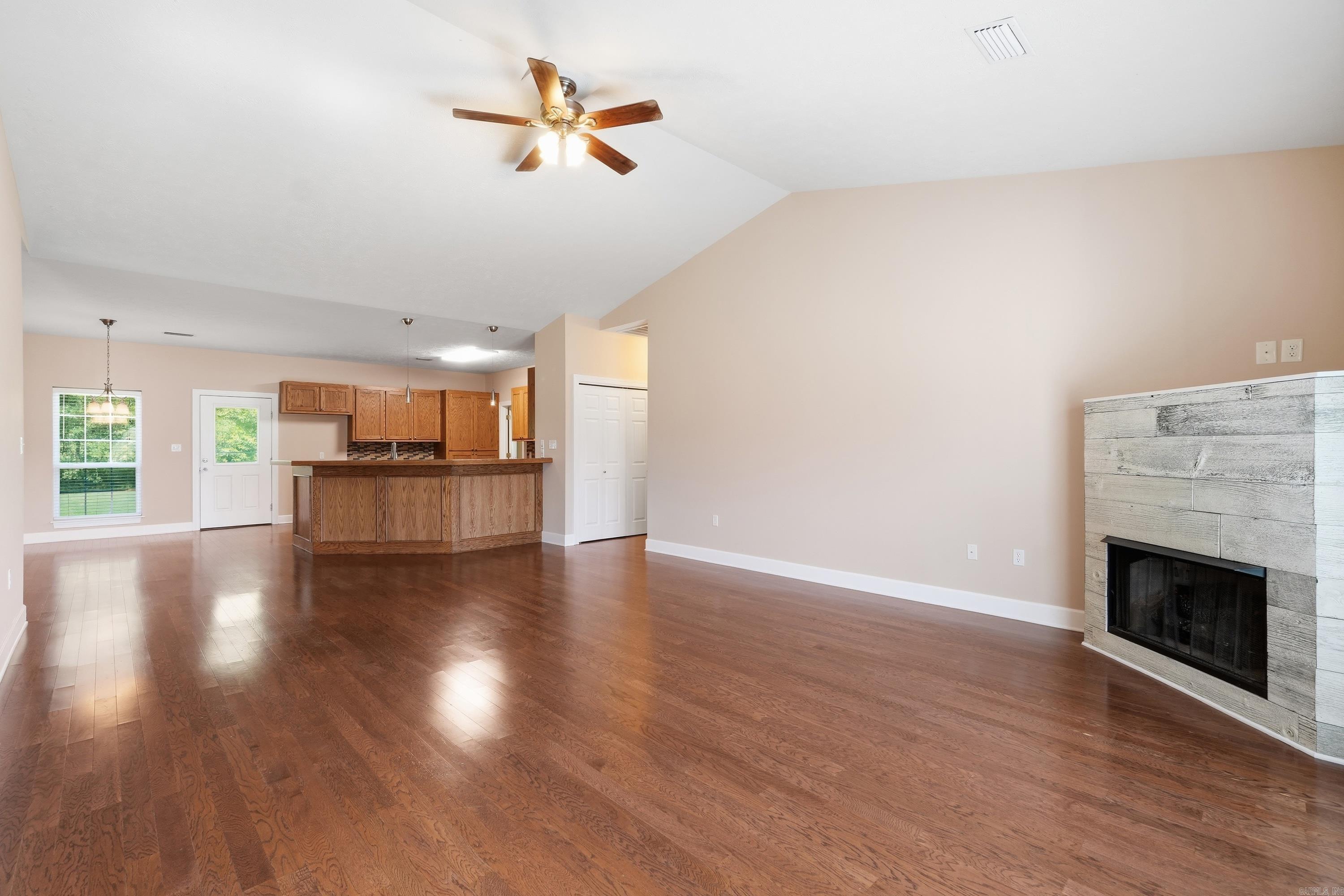 55 Waterloo Loop Property Photo 7