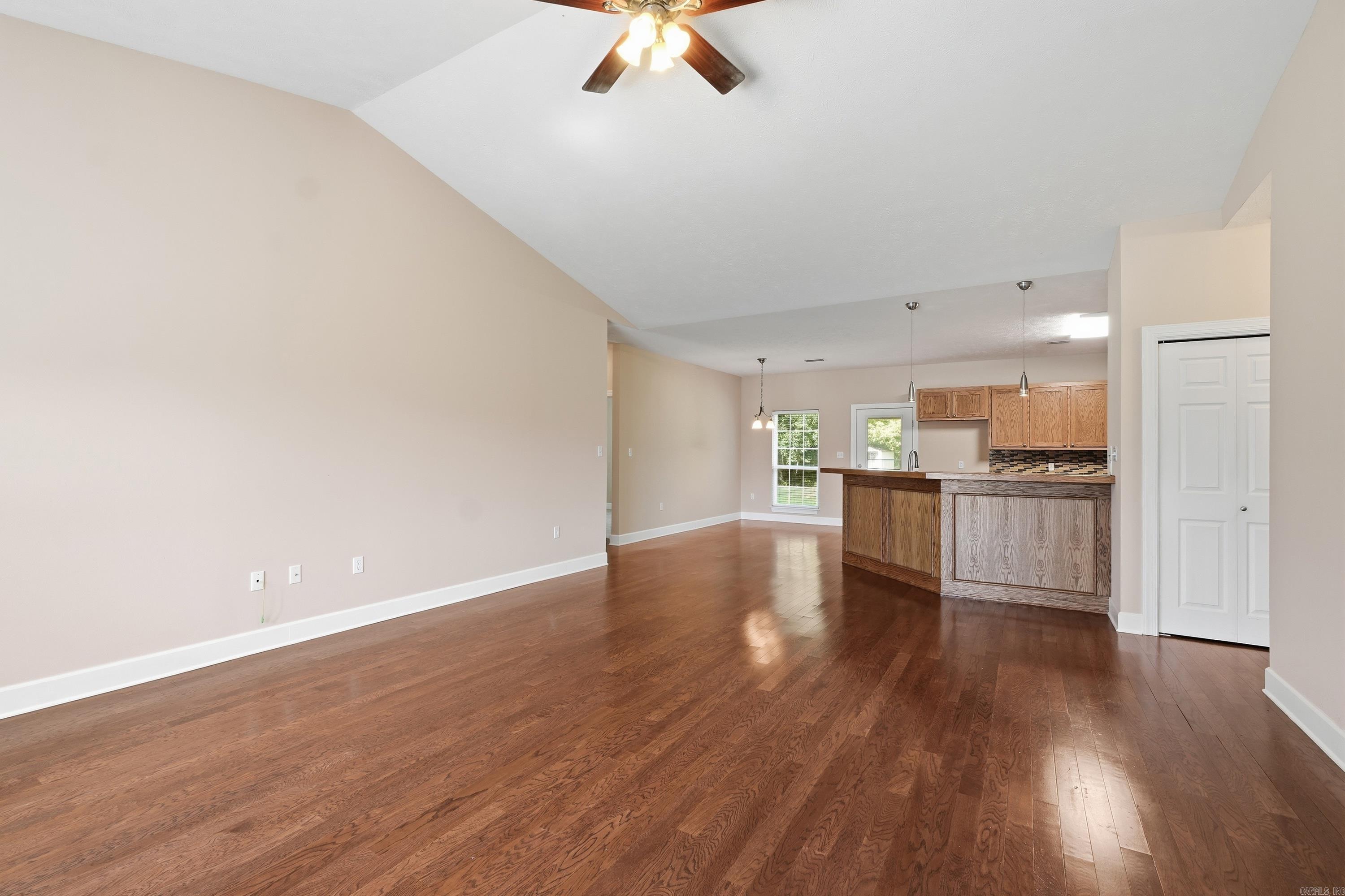 55 Waterloo Loop Property Photo 8