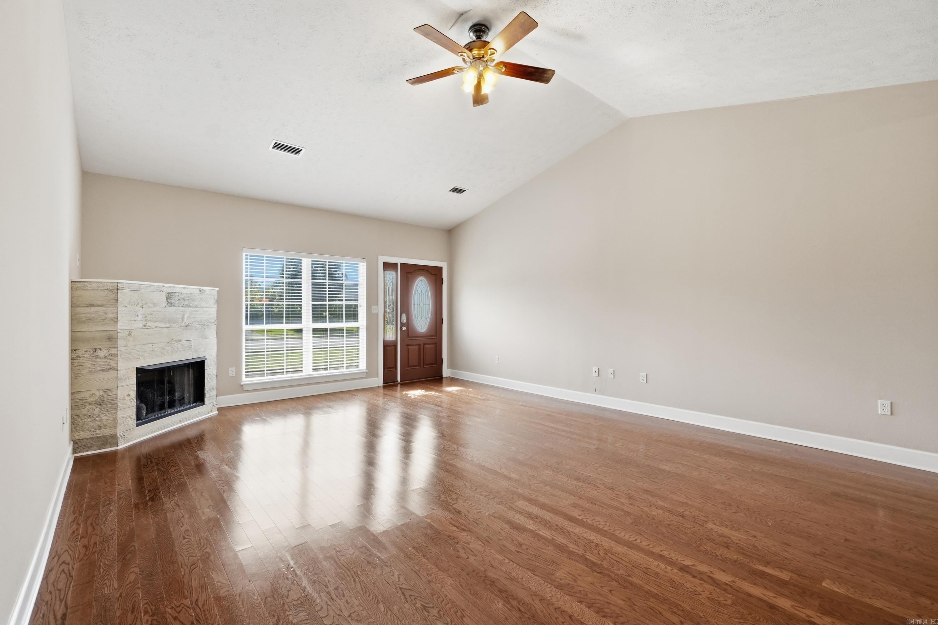 55 Waterloo Loop Property Photo 10