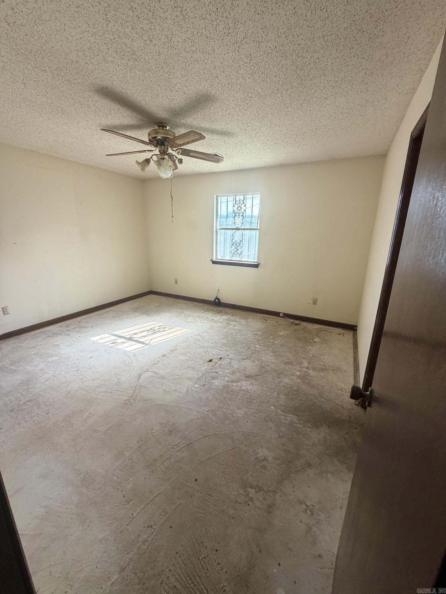 9802 Dobby Drive Property Photo 8