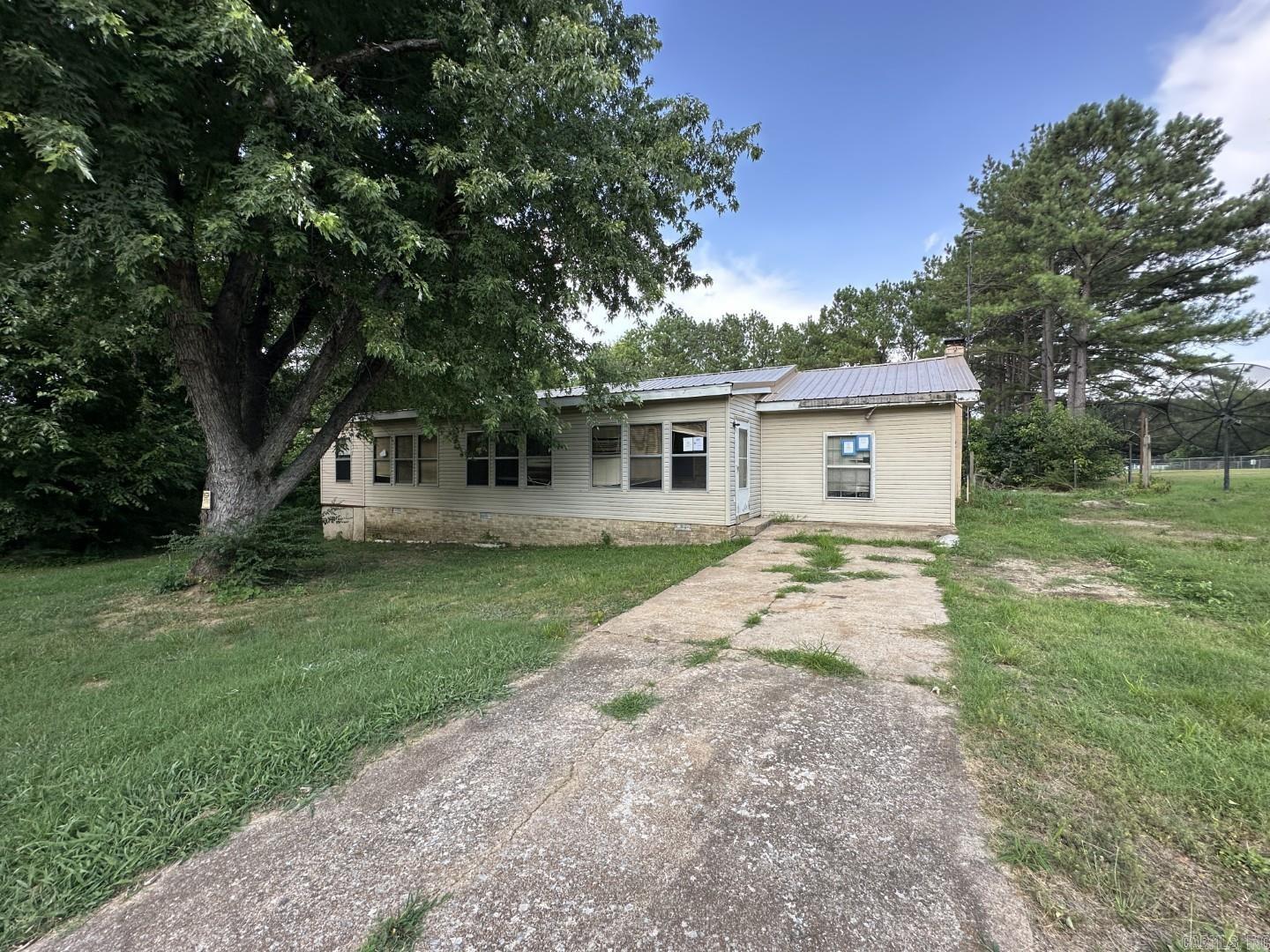 10 Madolyn Drive Property Photo 1