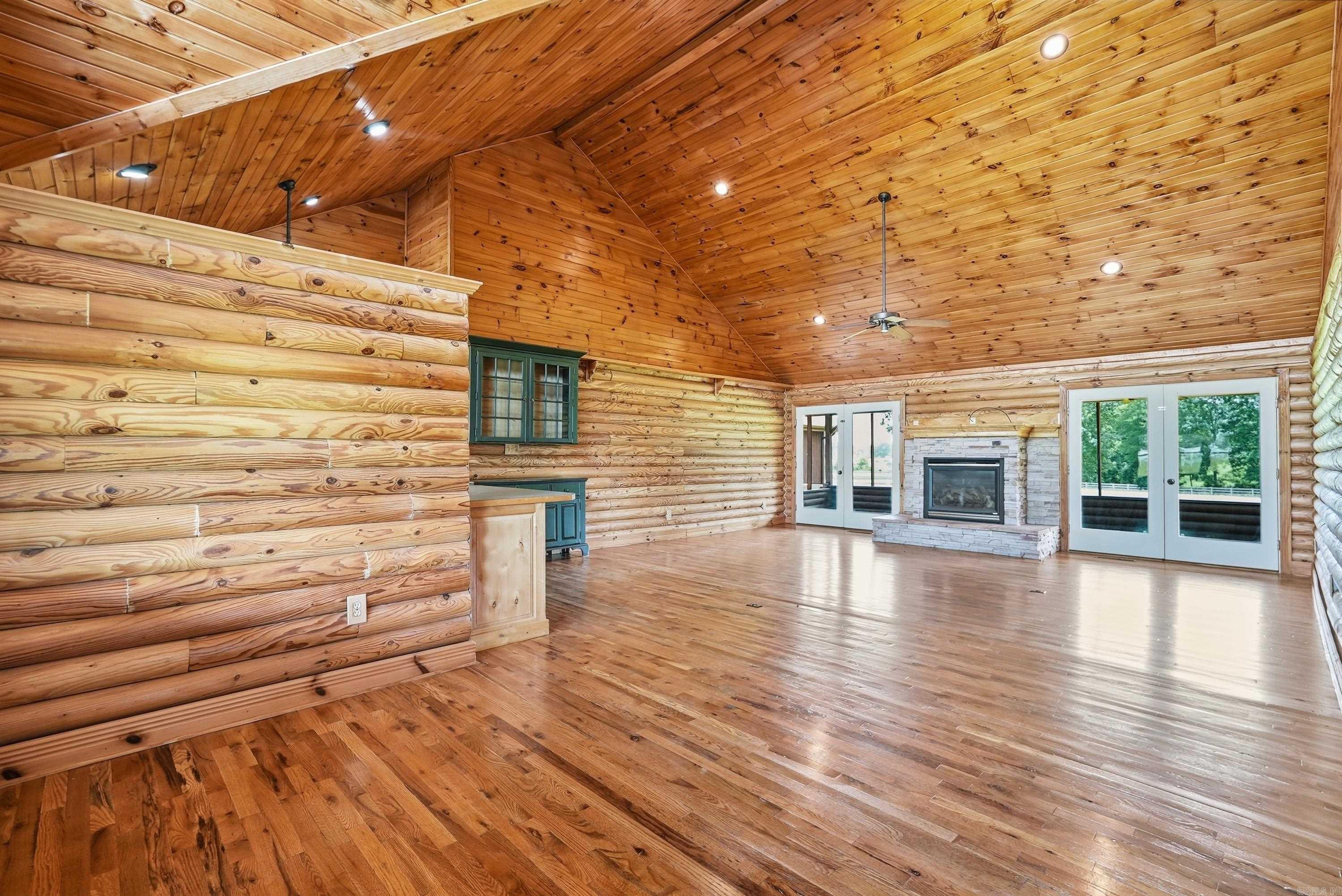 379 Cottage Creek Property Photo 3