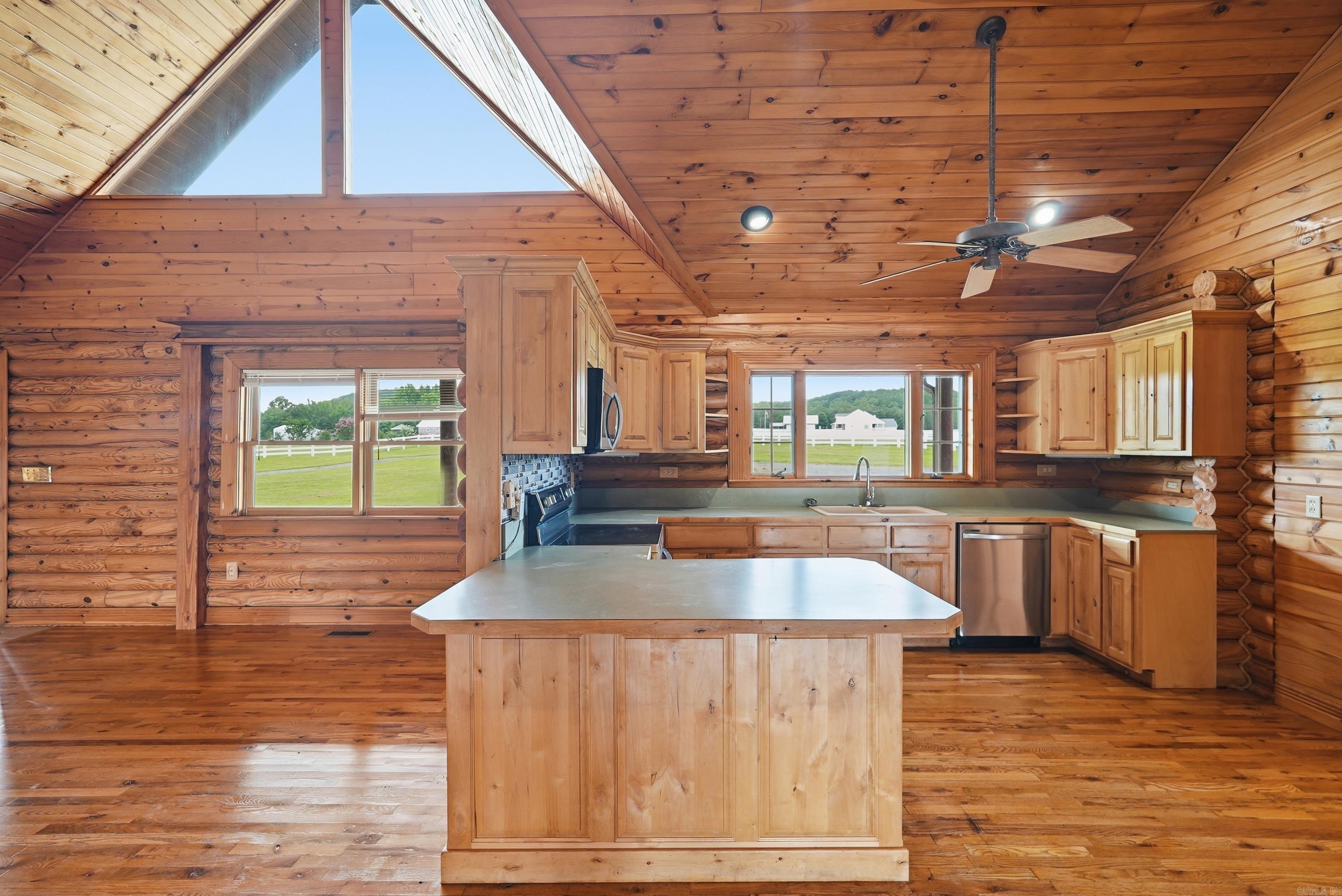 379 Cottage Creek Property Photo 4