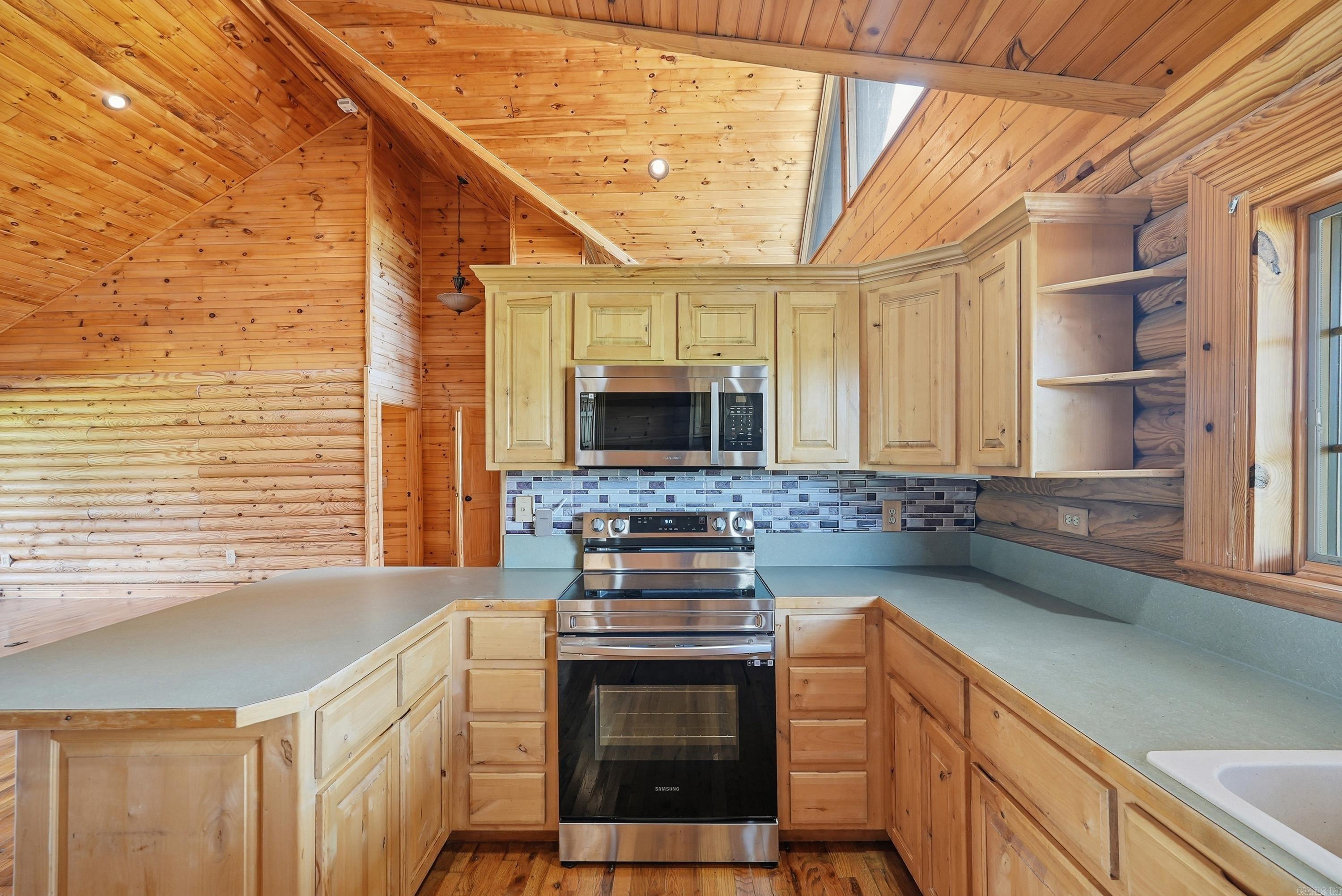 379 Cottage Creek Property Photo 14