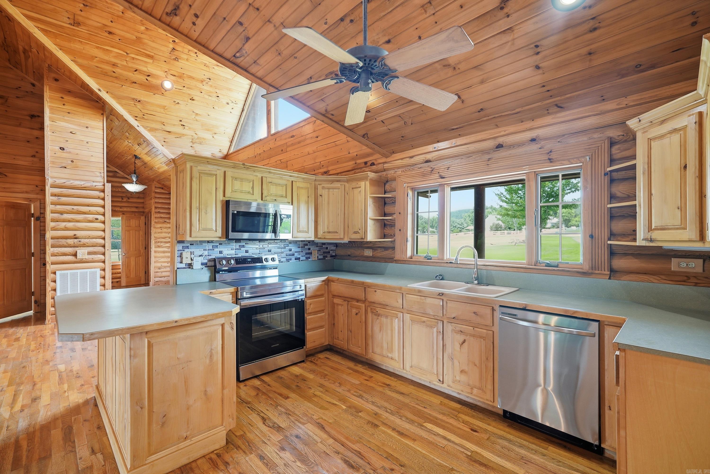 379 Cottage Creek Property Photo 15