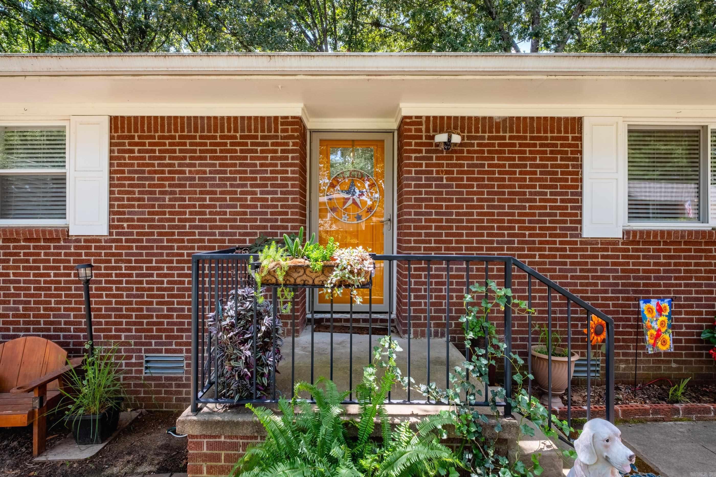 6 Betsy Lane Property Photo 2