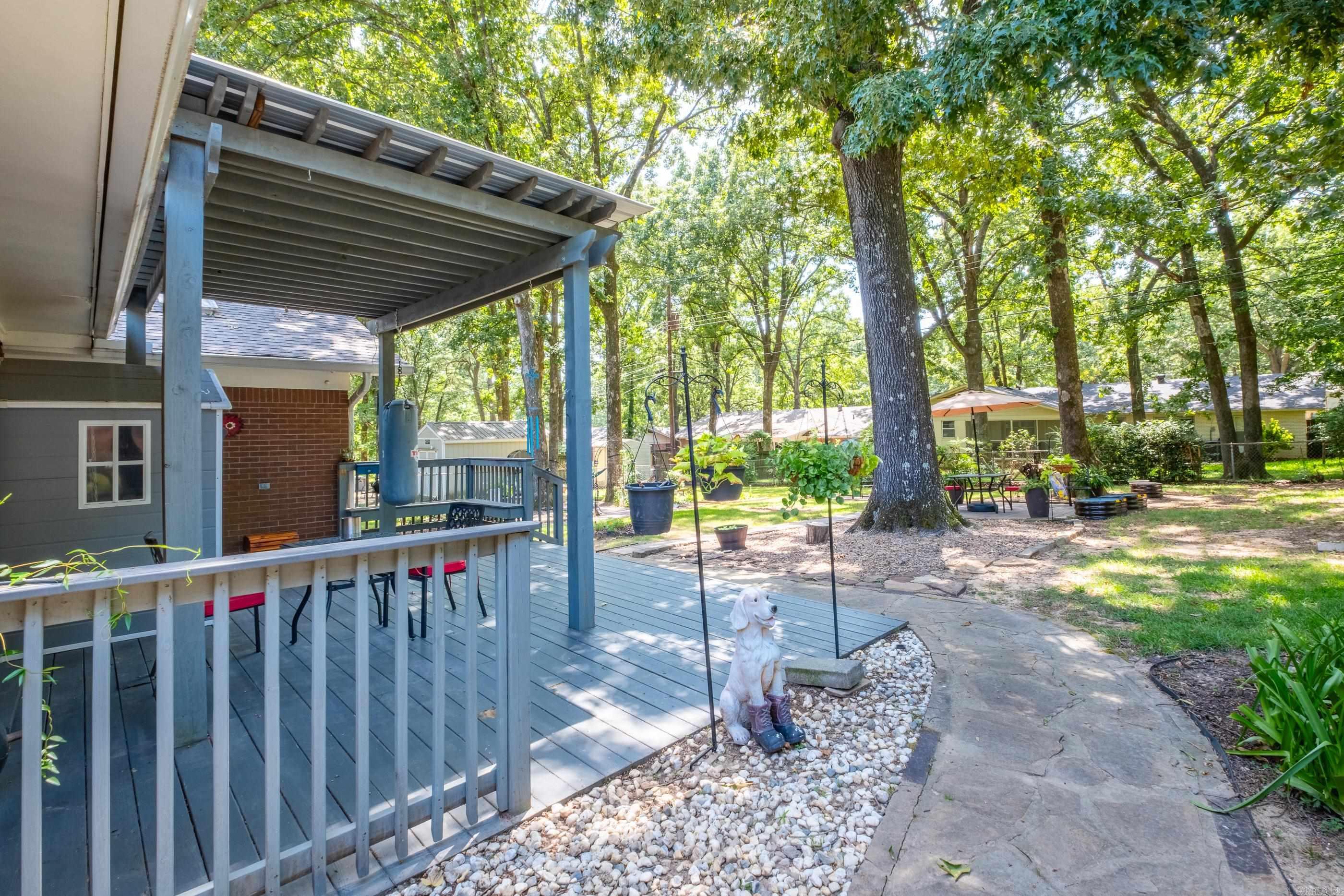 6 Betsy Lane Property Photo 38