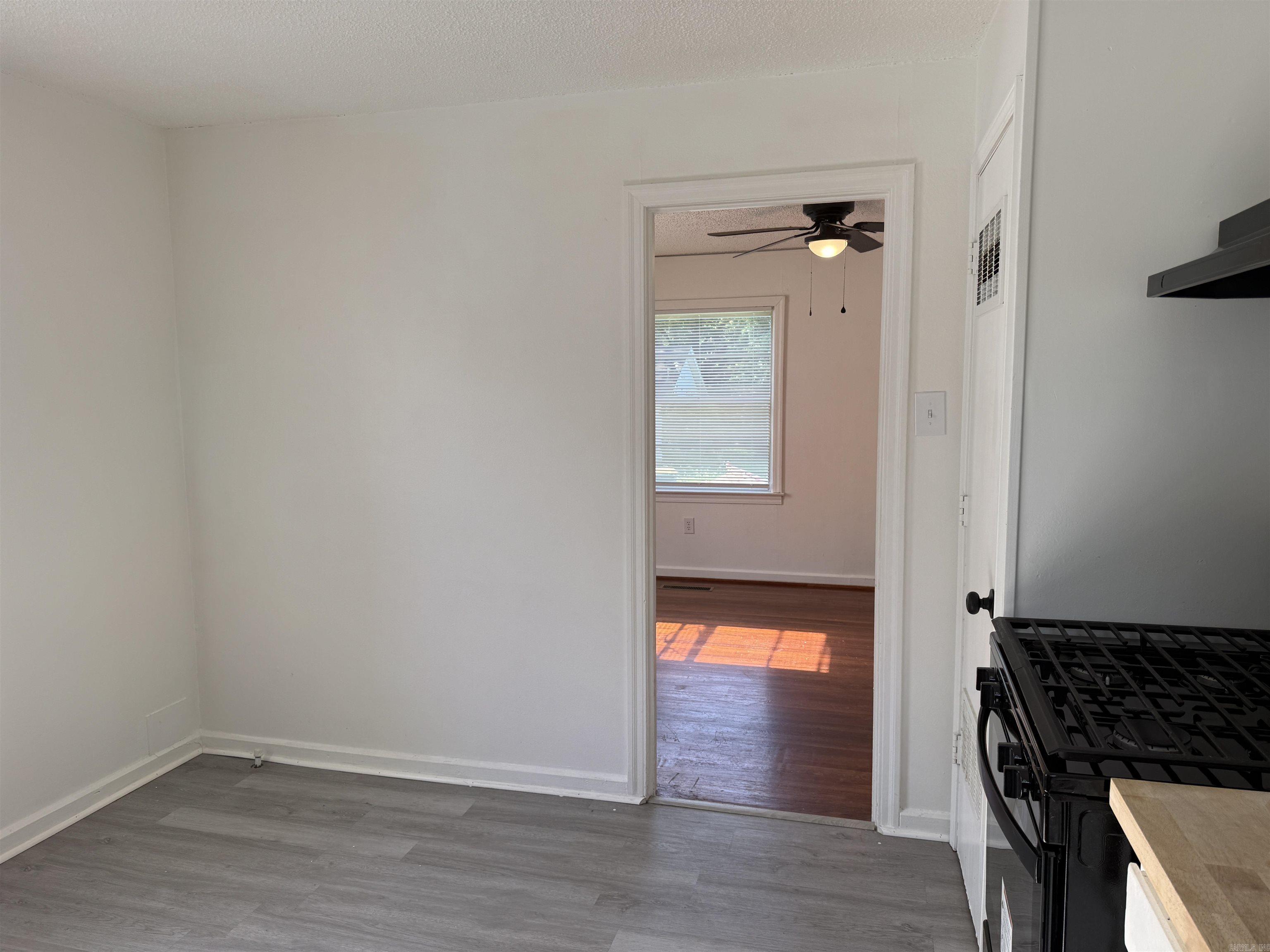 1915 W 18th Street Property Photo 6