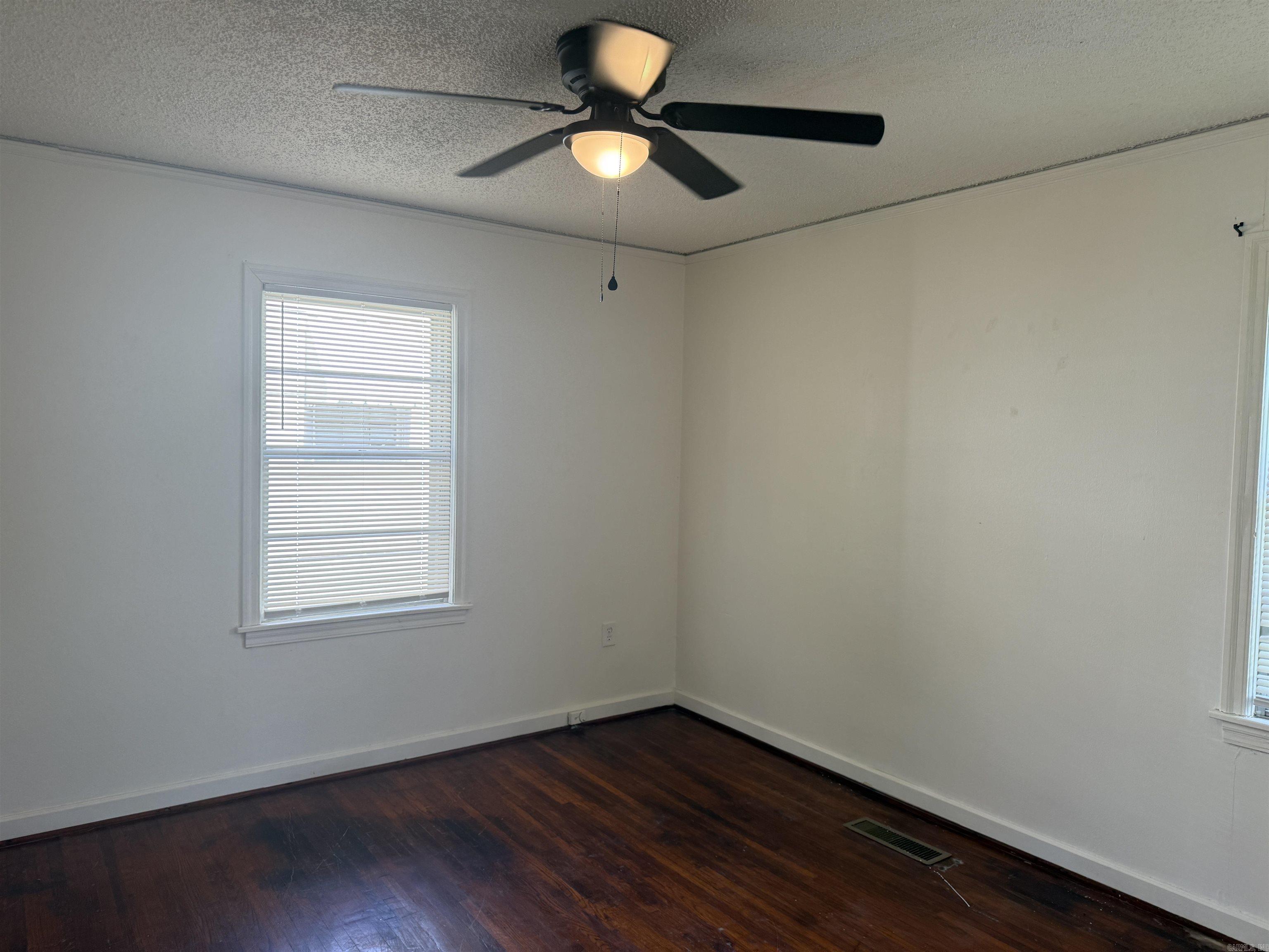 1915 W 18th Street Property Photo 7