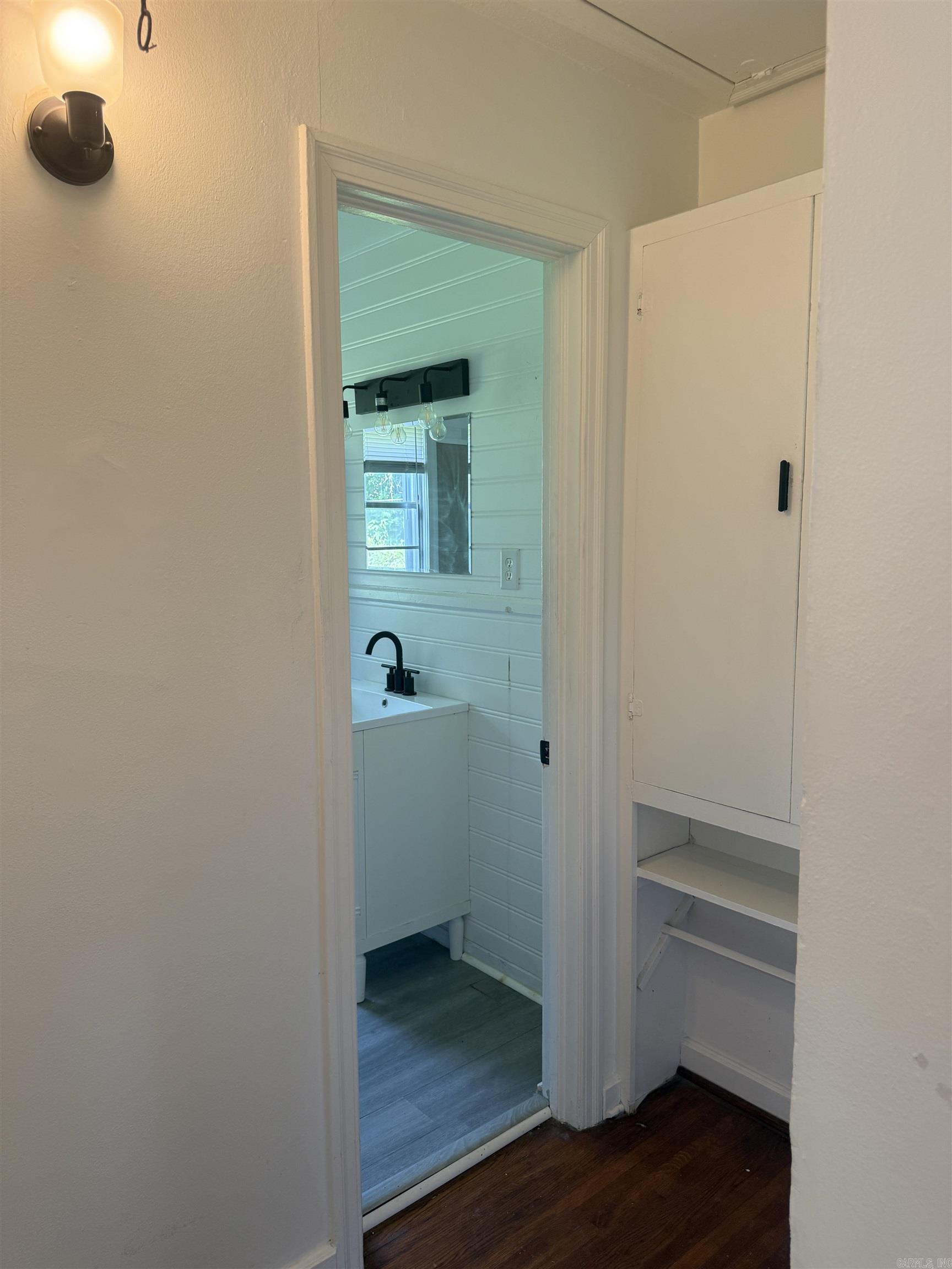 1915 W 18th Street Property Photo 12