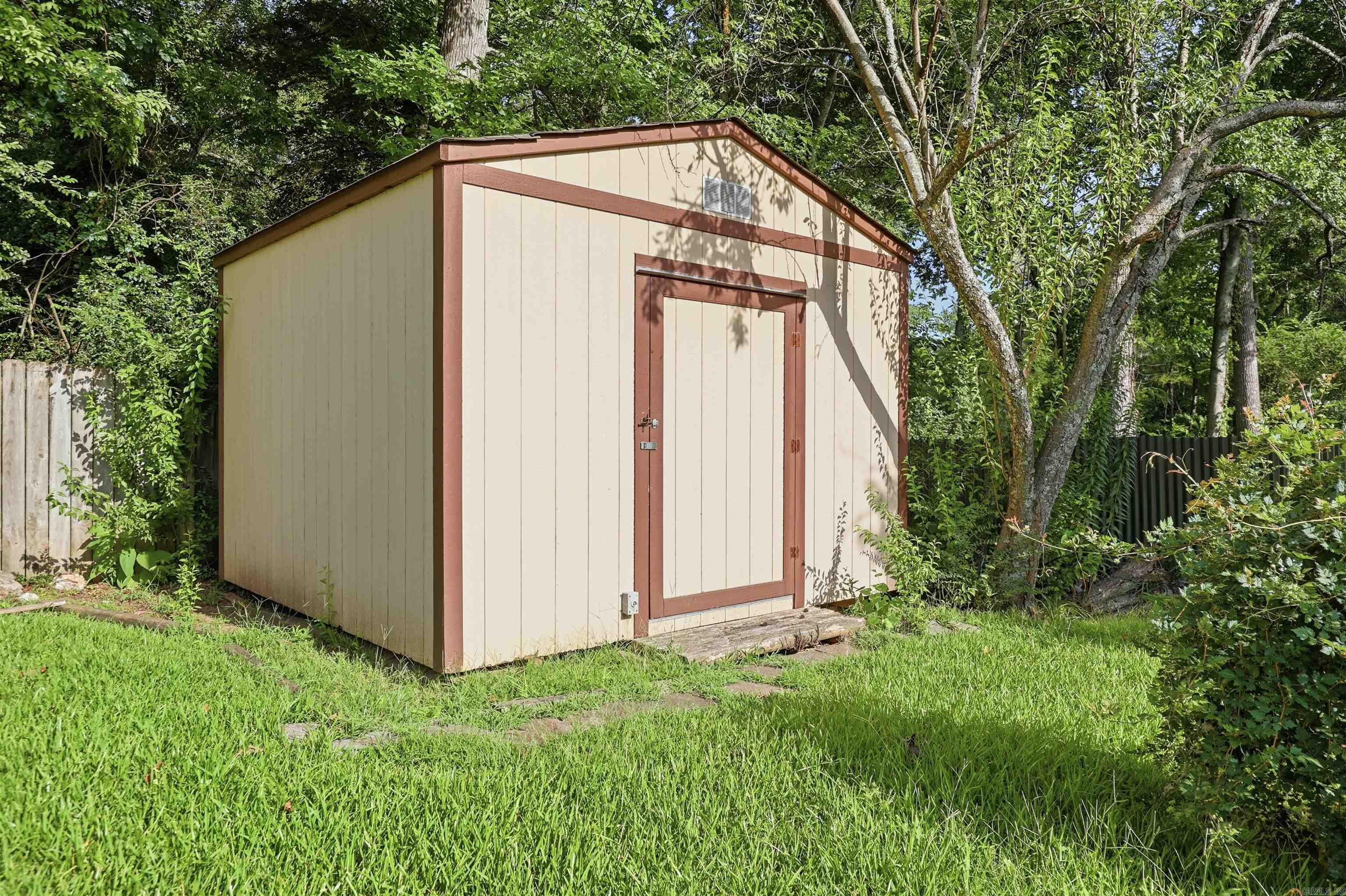 2611 Henson Pl Property Photo 6