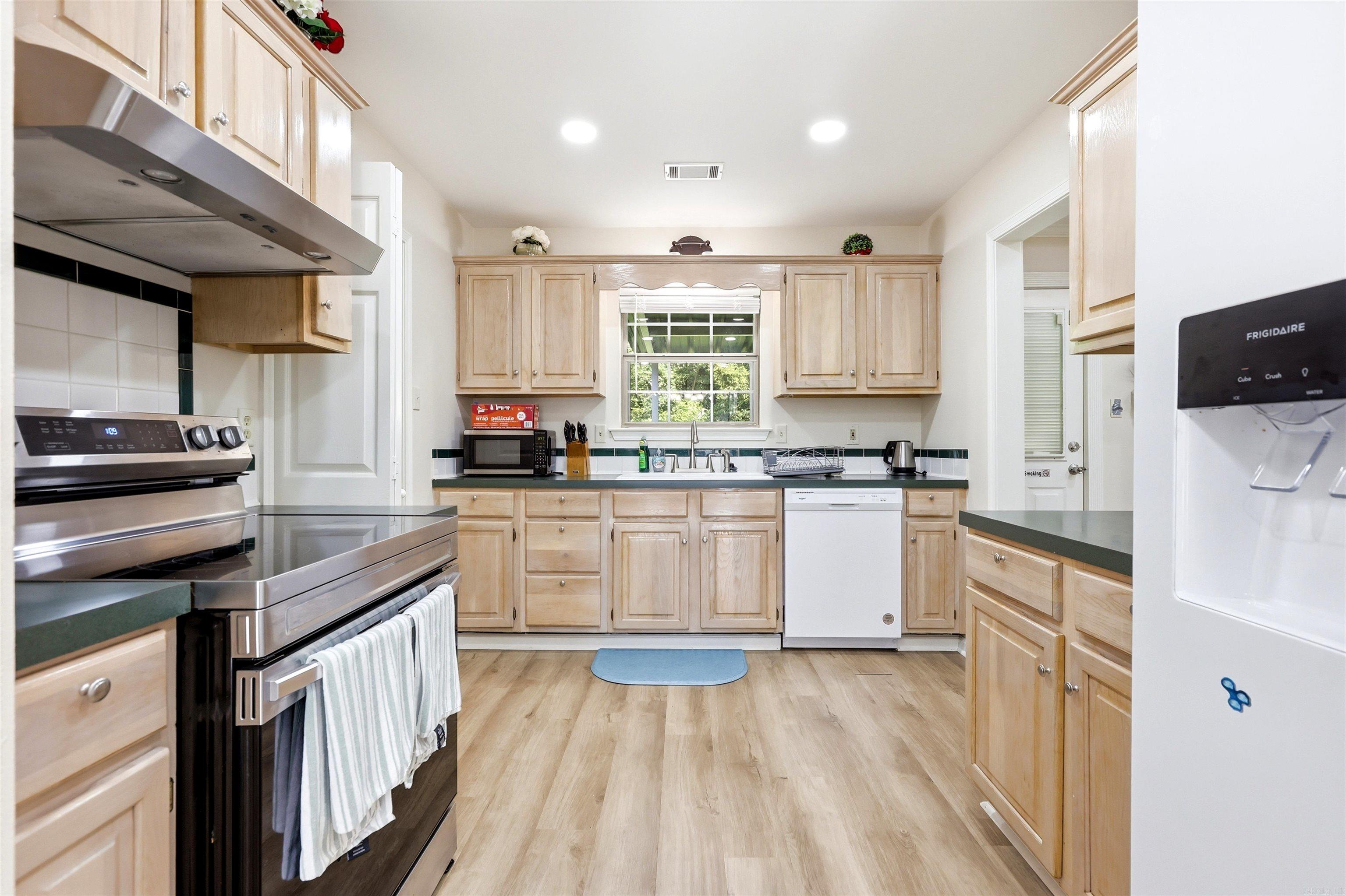 2611 Henson Pl Property Photo 11