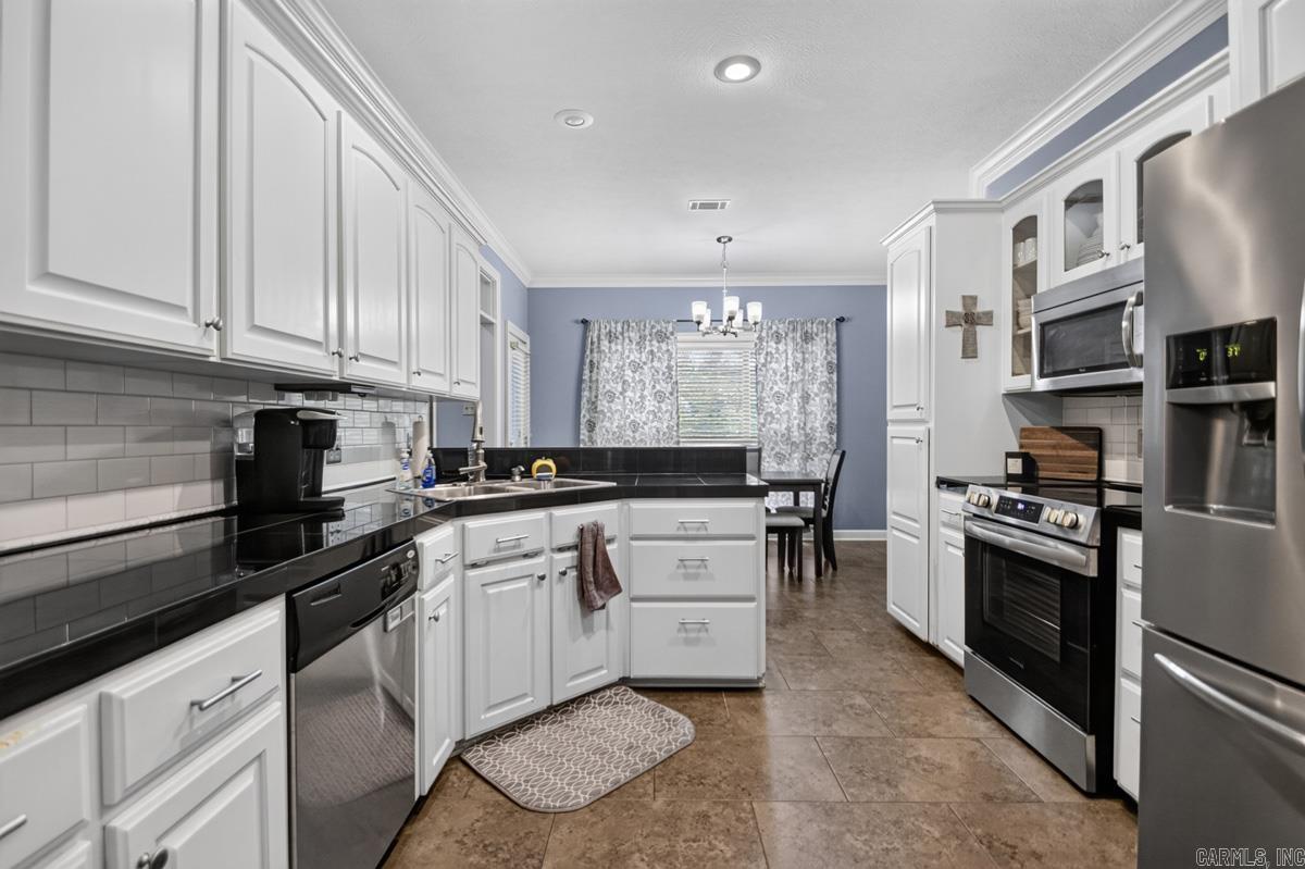 1135 Montana Property Photo 6