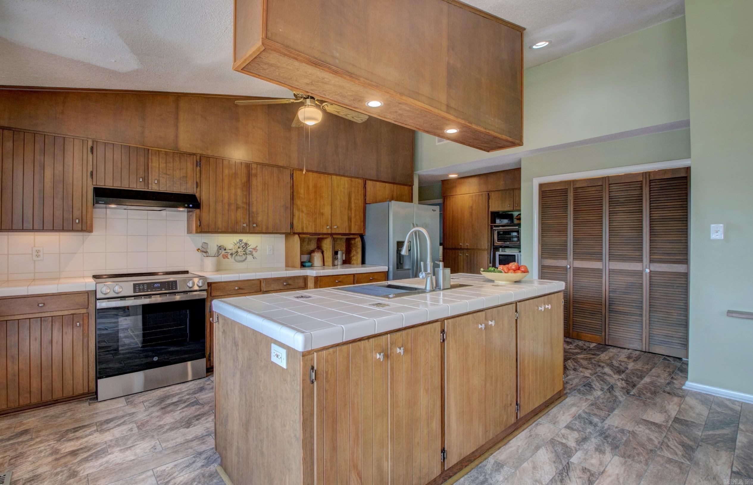 460 Grandview Heights Property Photo 14