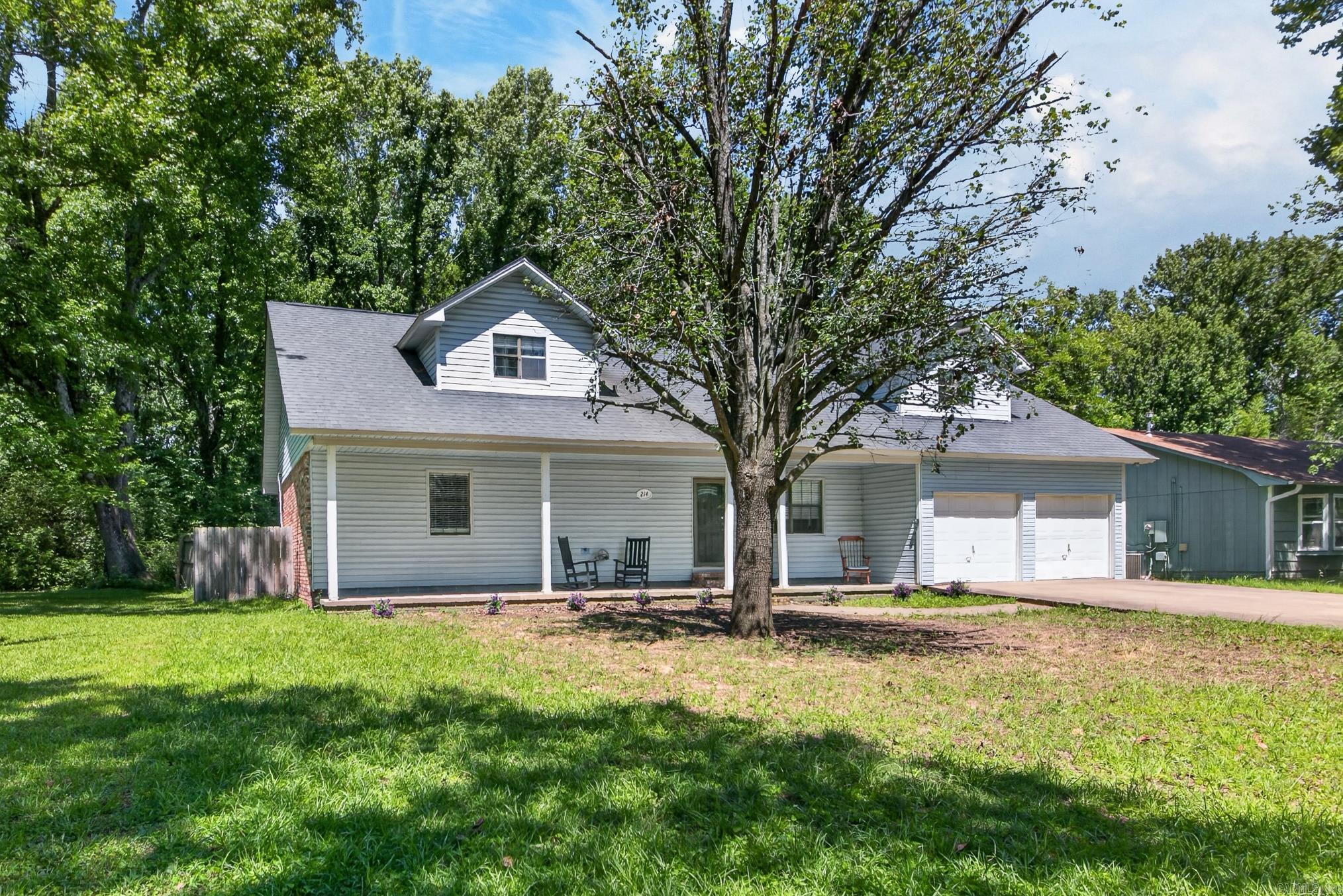 214 Pin Oak Drive Property Photo 4