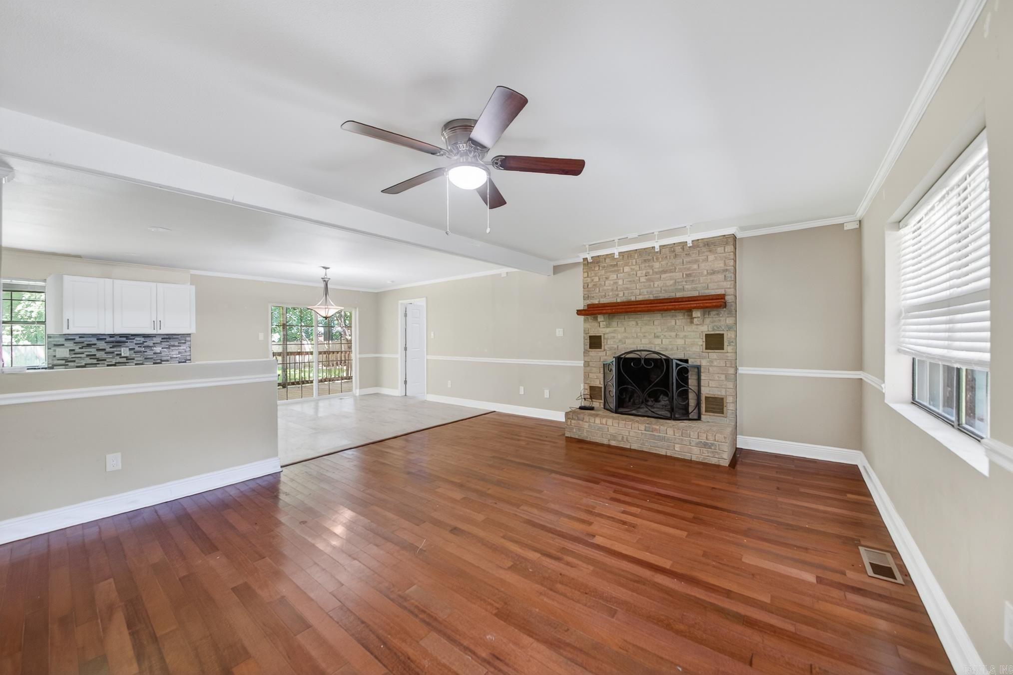 214 Pin Oak Drive Property Photo 5