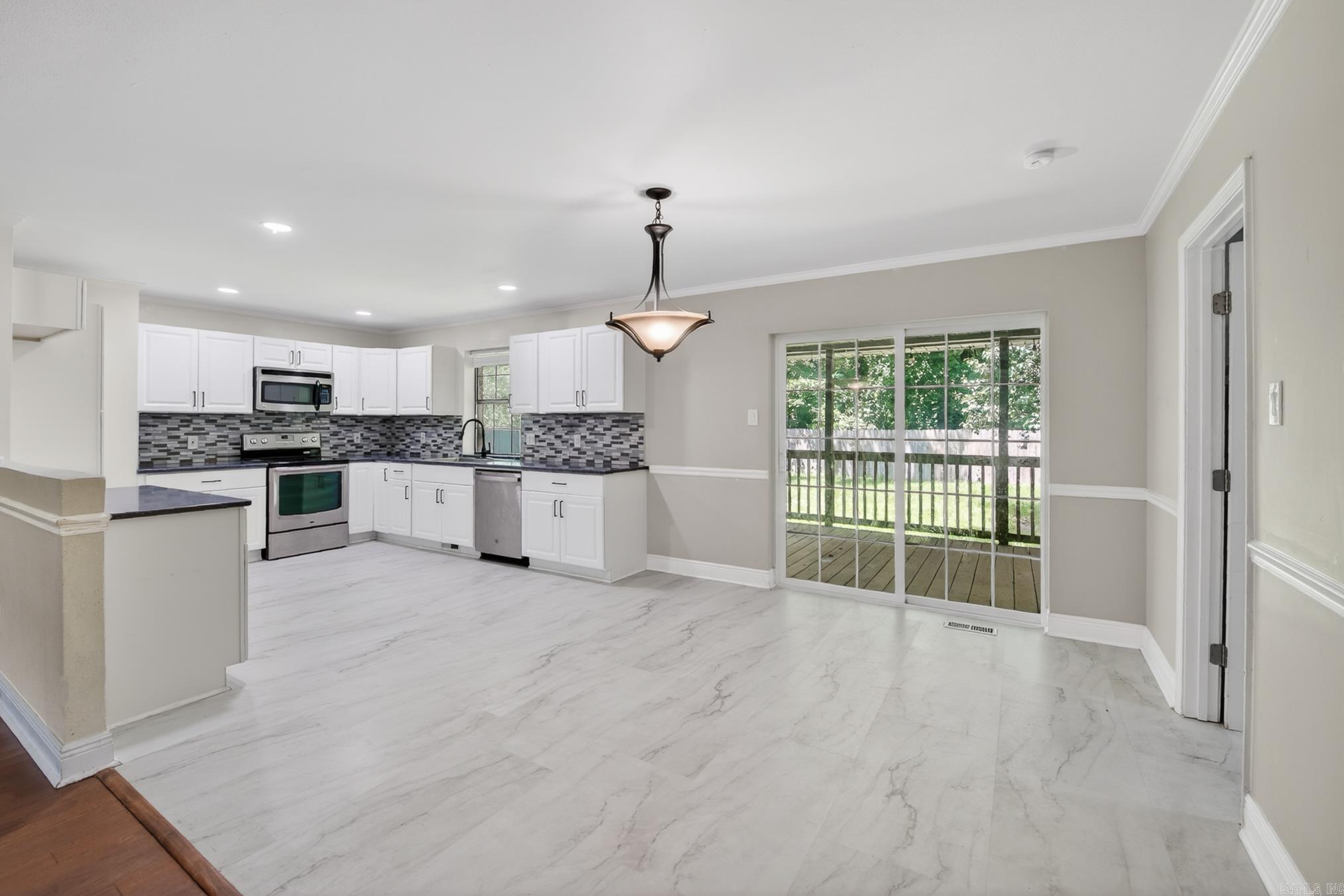 214 Pin Oak Drive Property Photo 10