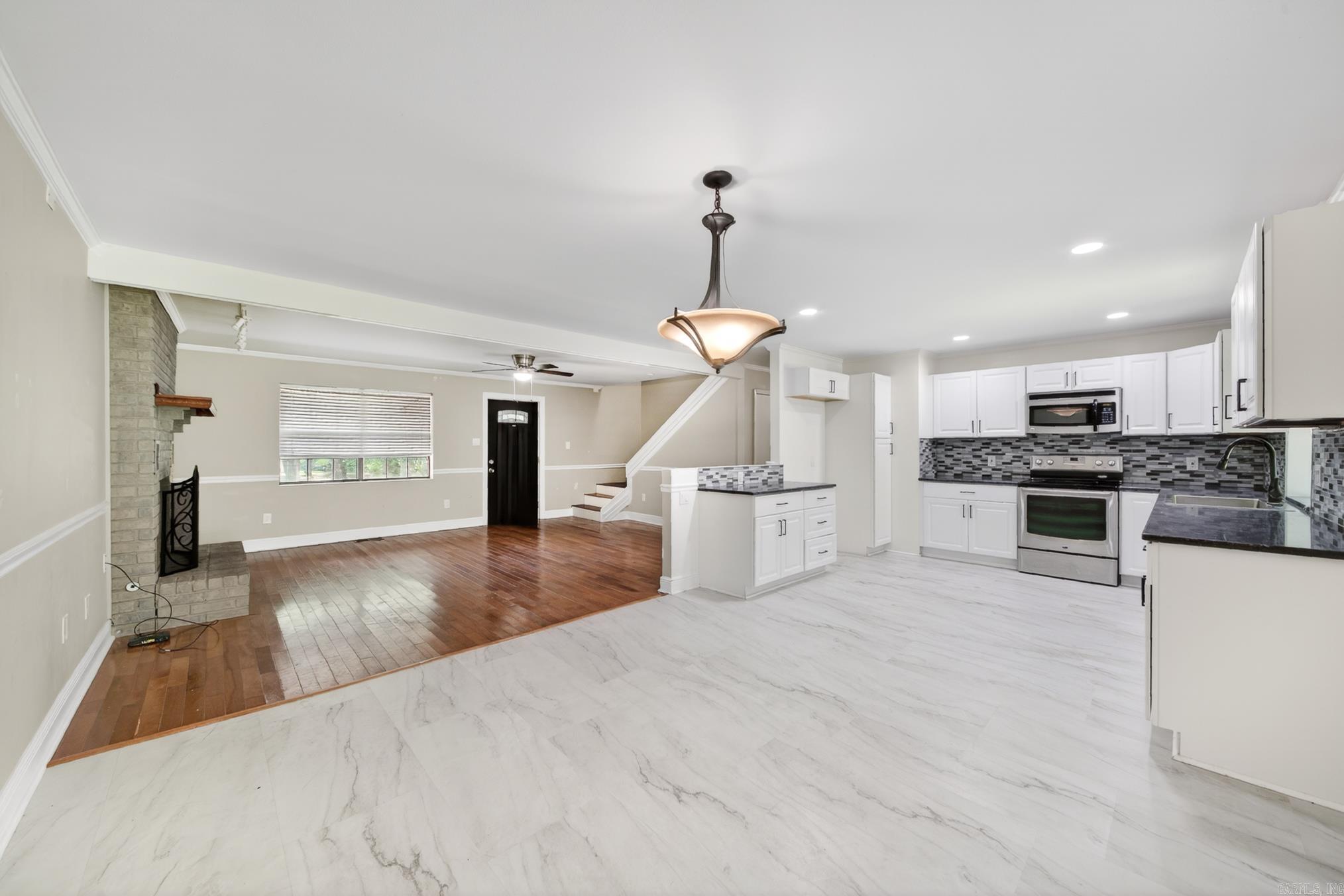 214 Pin Oak Drive Property Photo 12