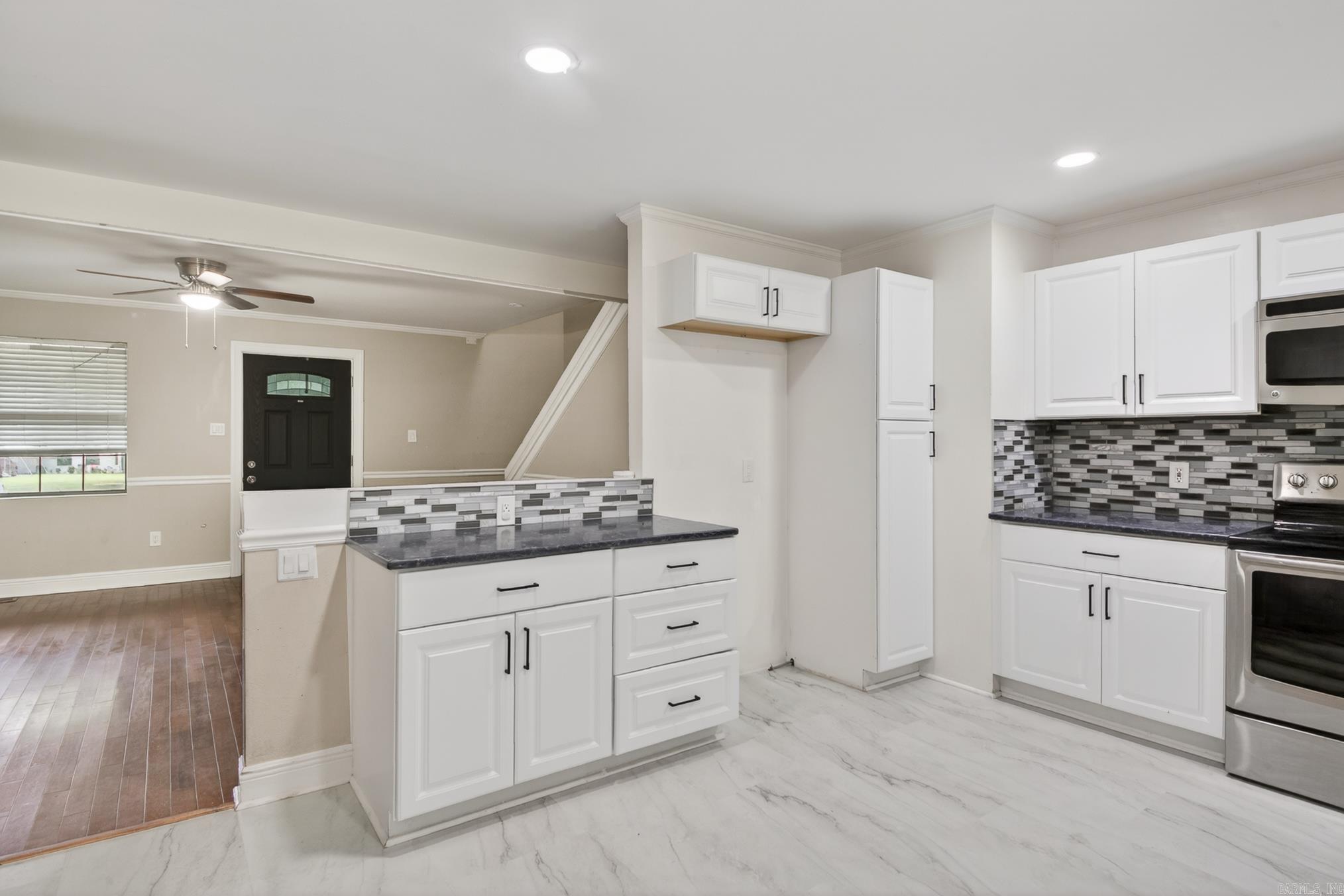 214 Pin Oak Drive Property Photo 14