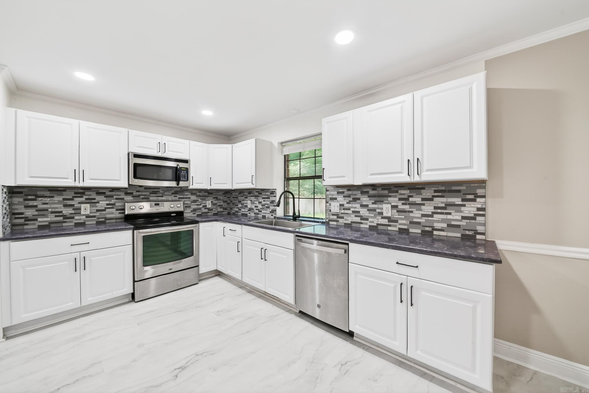 214 Pin Oak Drive Property Photo 15