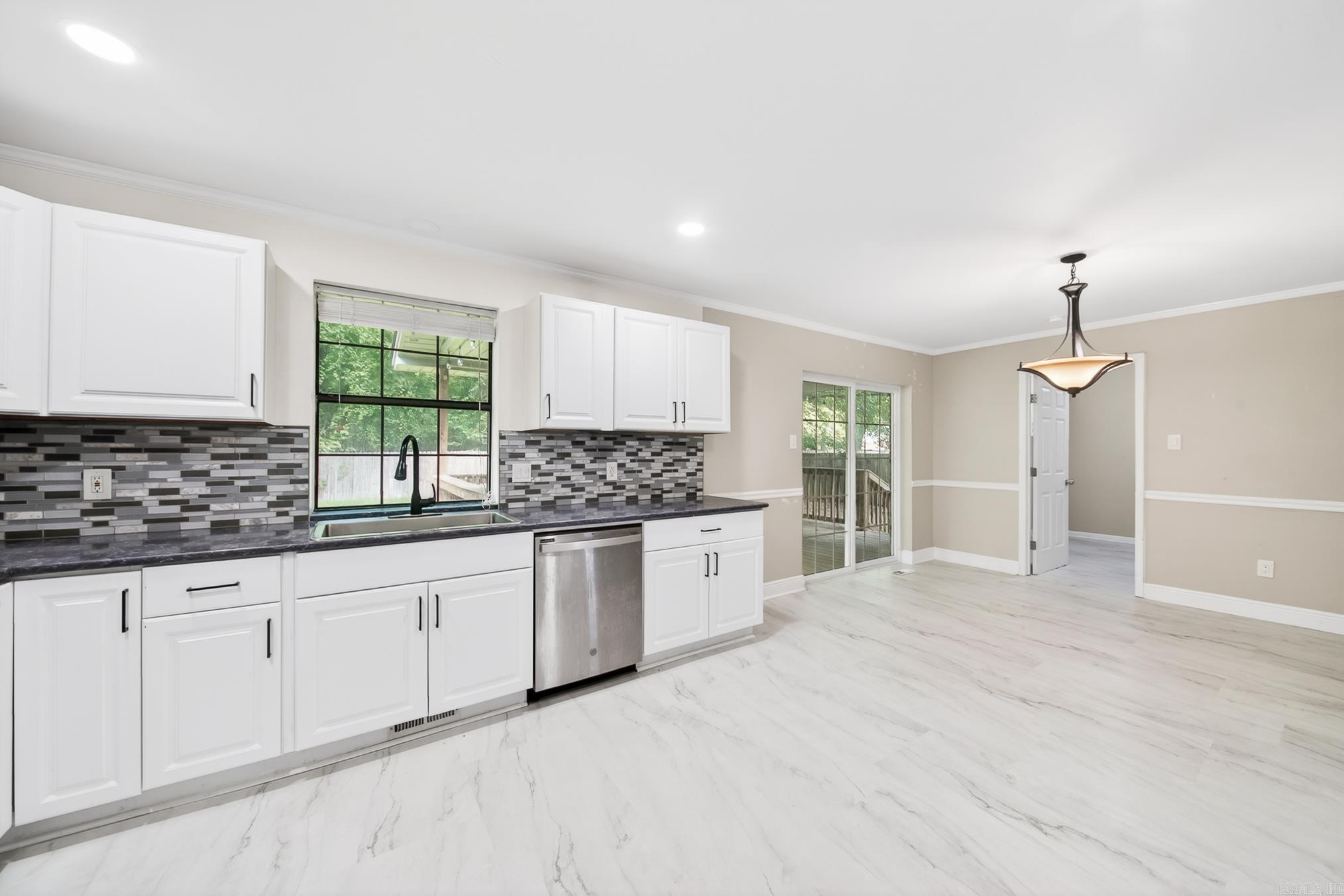 214 Pin Oak Drive Property Photo 16