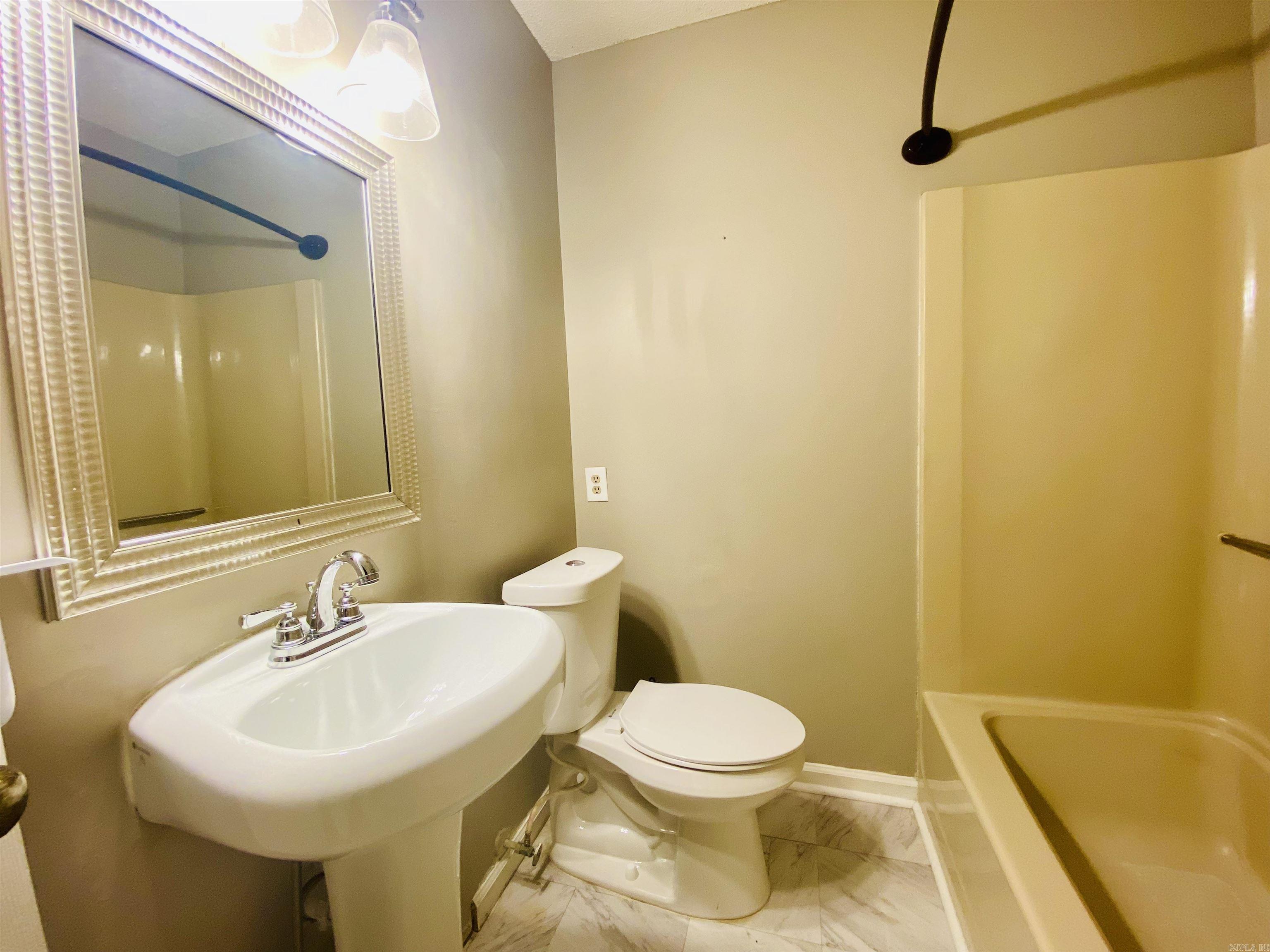 2947 Huron Property Photo 6