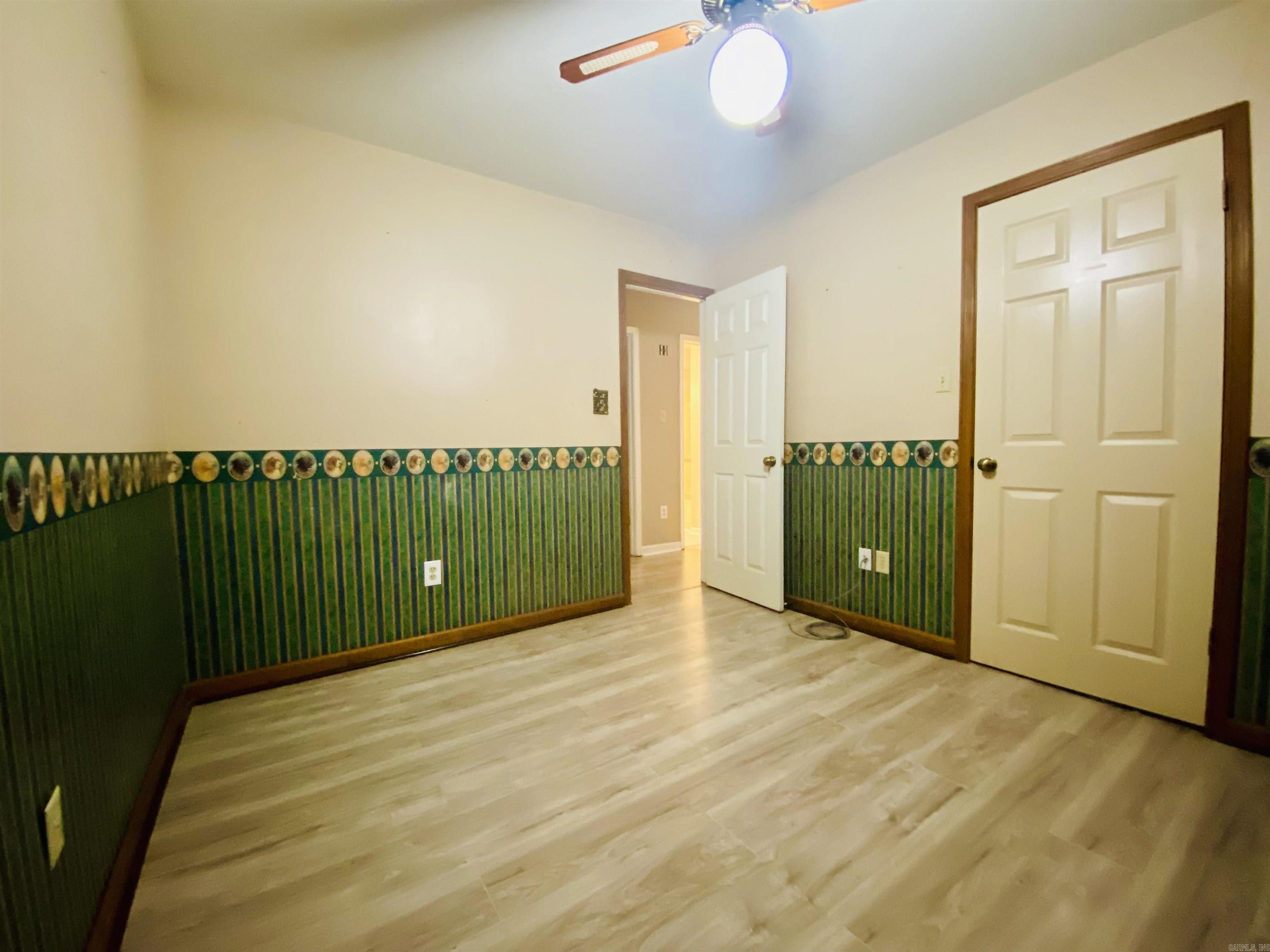 2947 Huron Property Photo 9