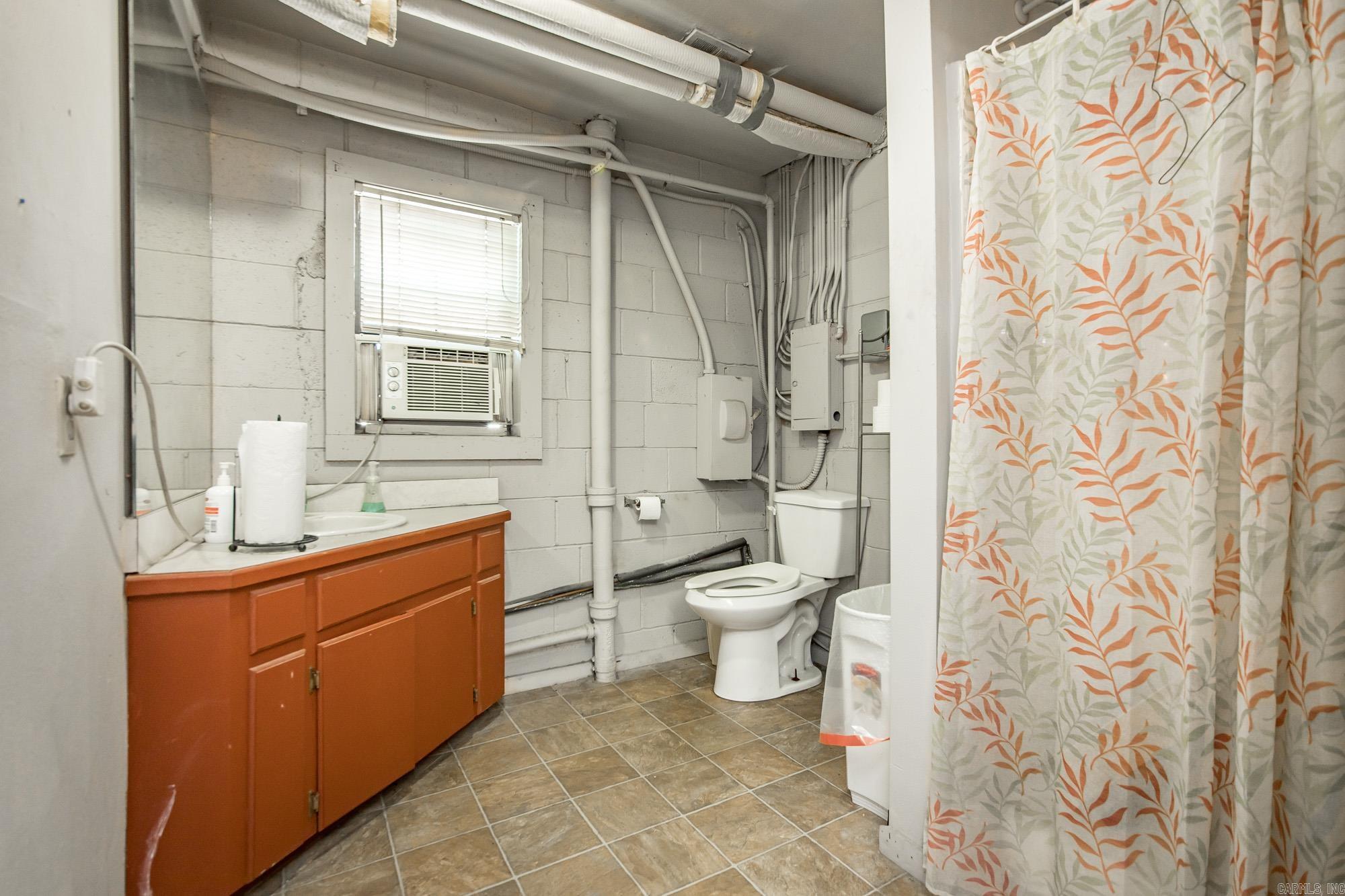218 E Main Street Property Photo 19