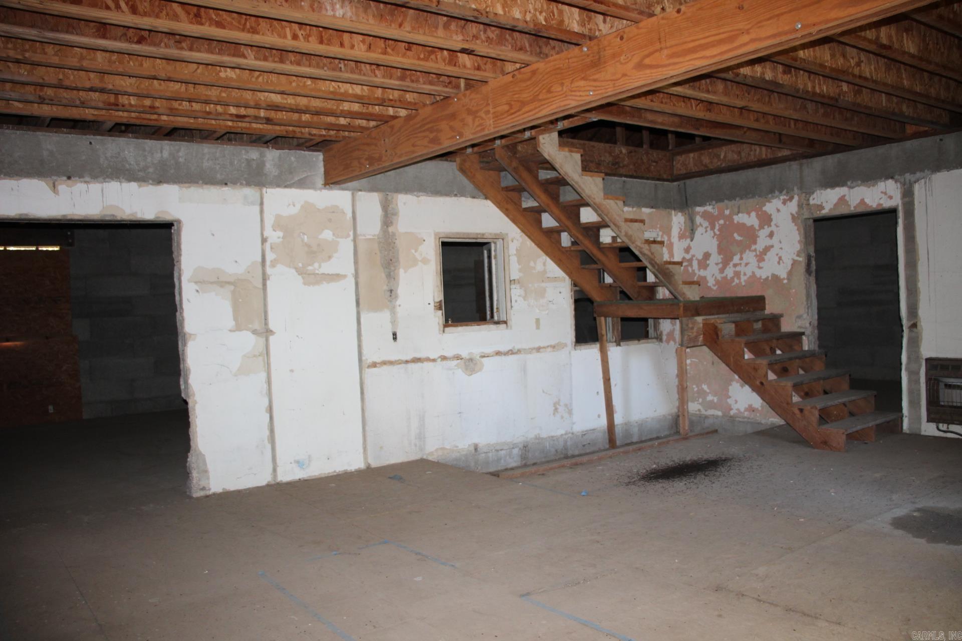315 W 4th Street Property Photo 7