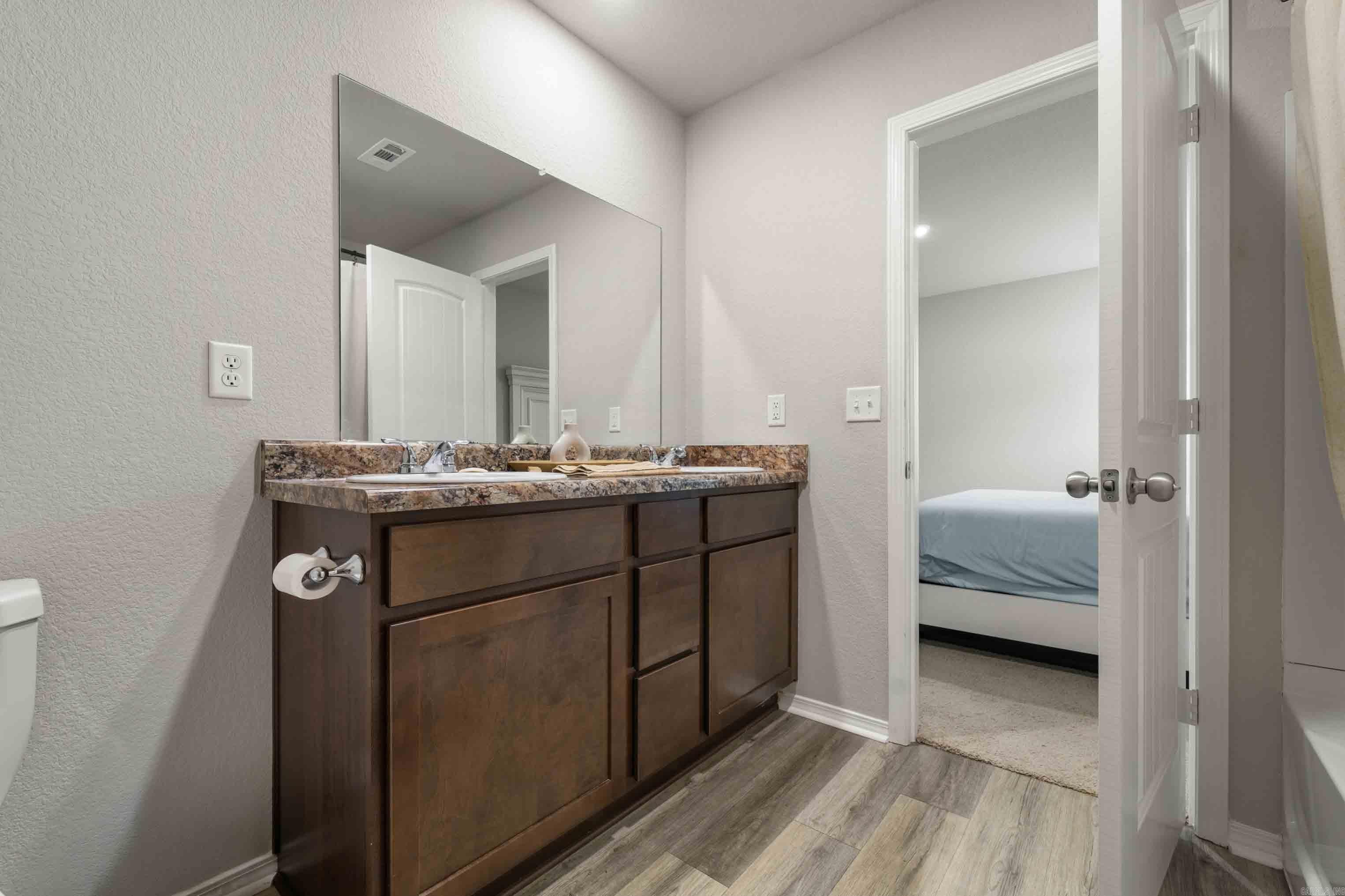 12192 Duck Creek Drive Property Photo 19