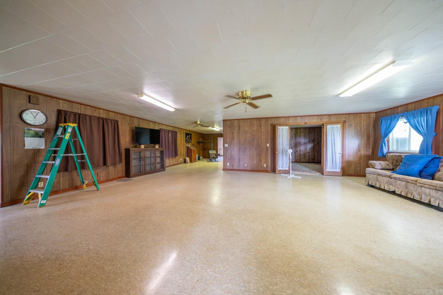 189 E Wirth Road Property Photo 26
